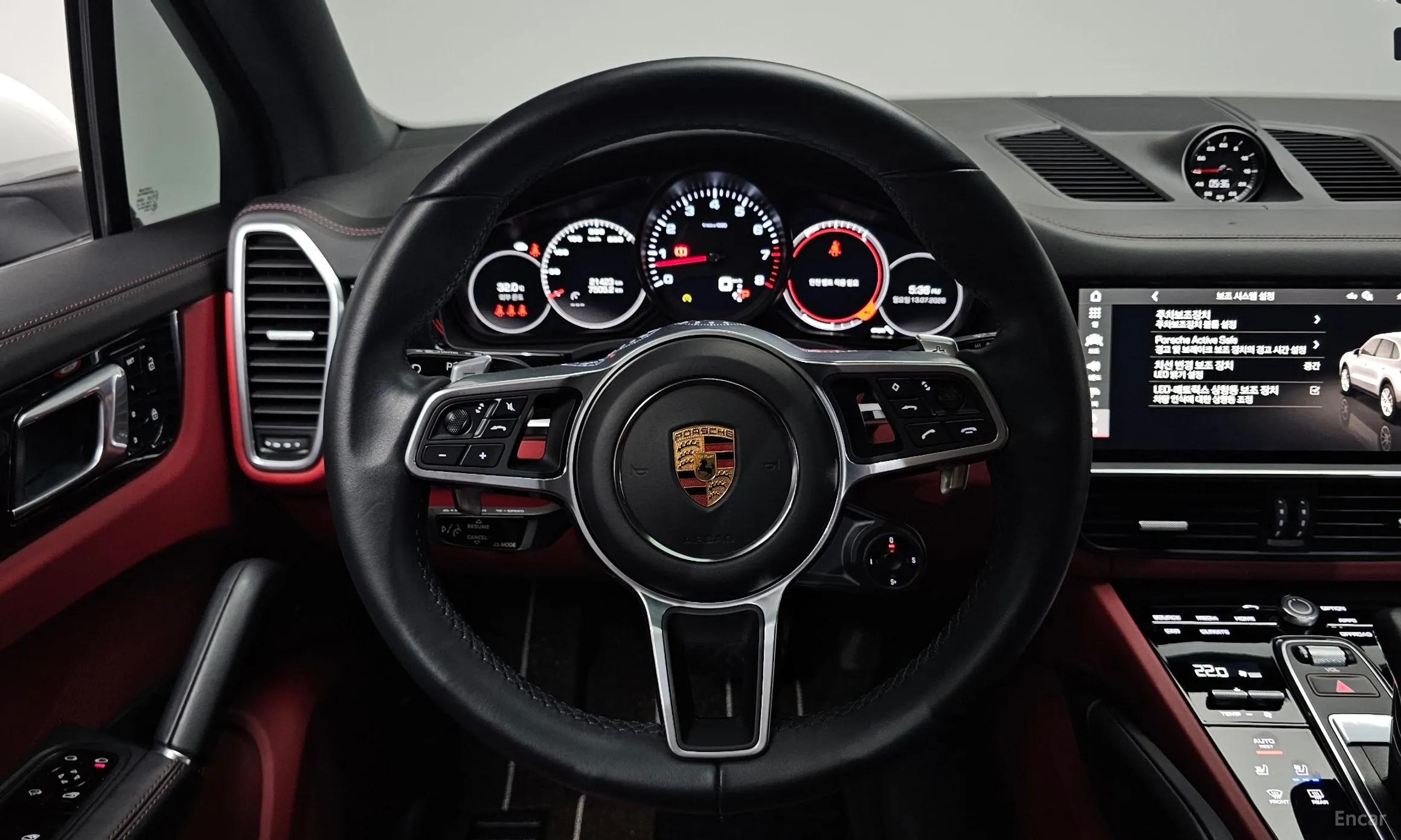 Porsche Cayenne (PO536) превью 13