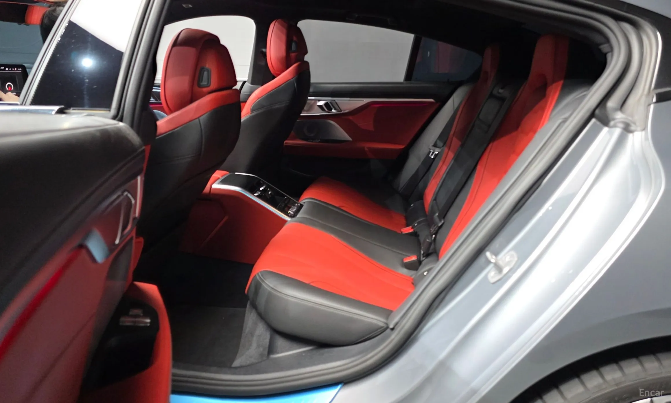 BMW 8-series (G15) превью 12