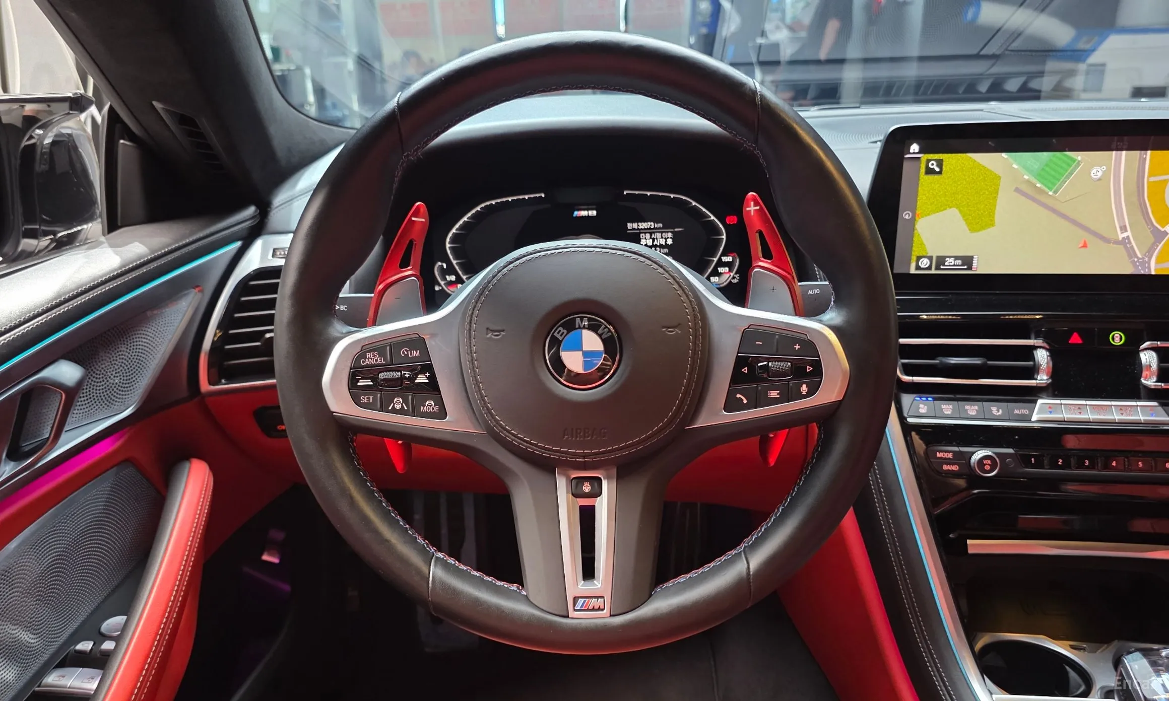 BMW 8-series (G15) превью 13