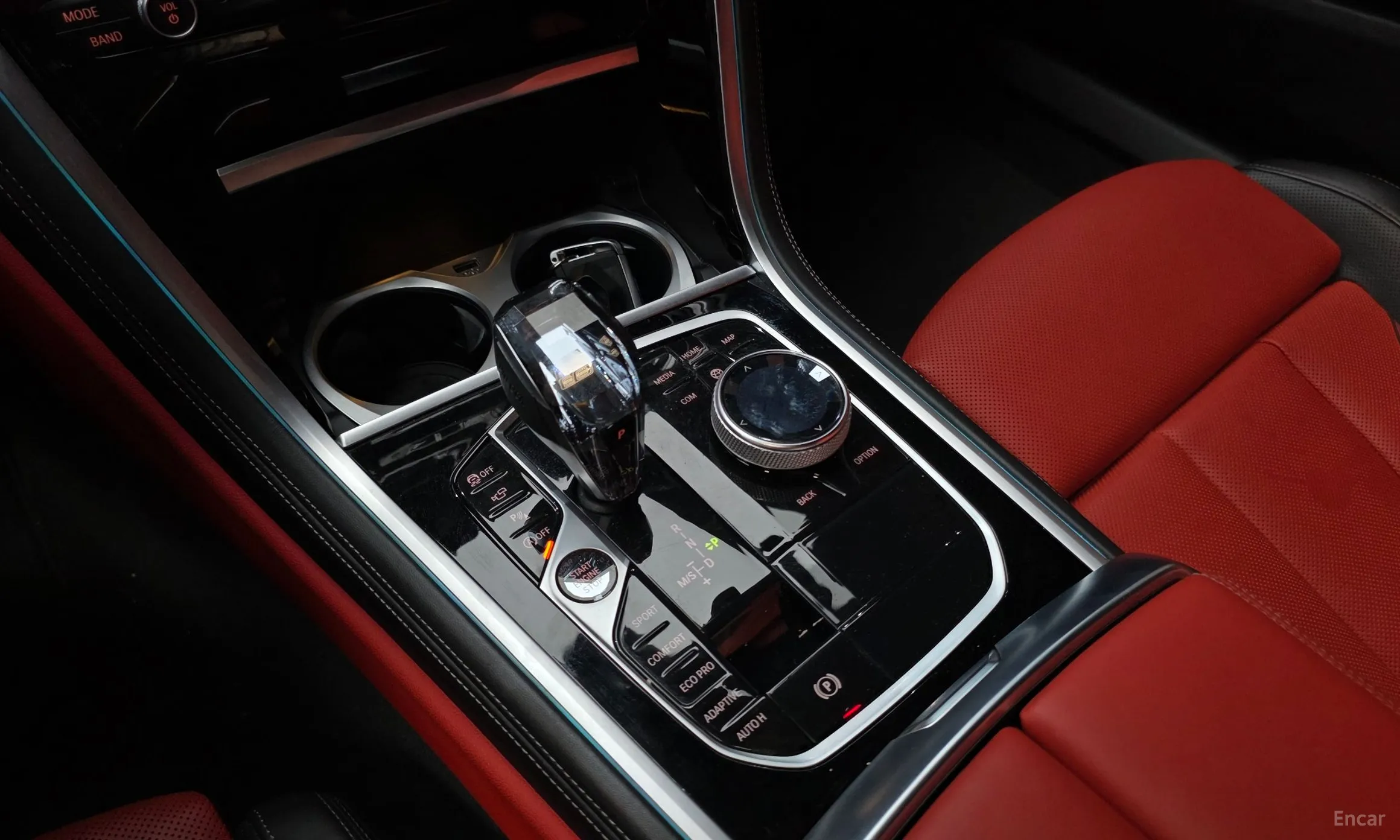 BMW 8-series (G15) превью 9