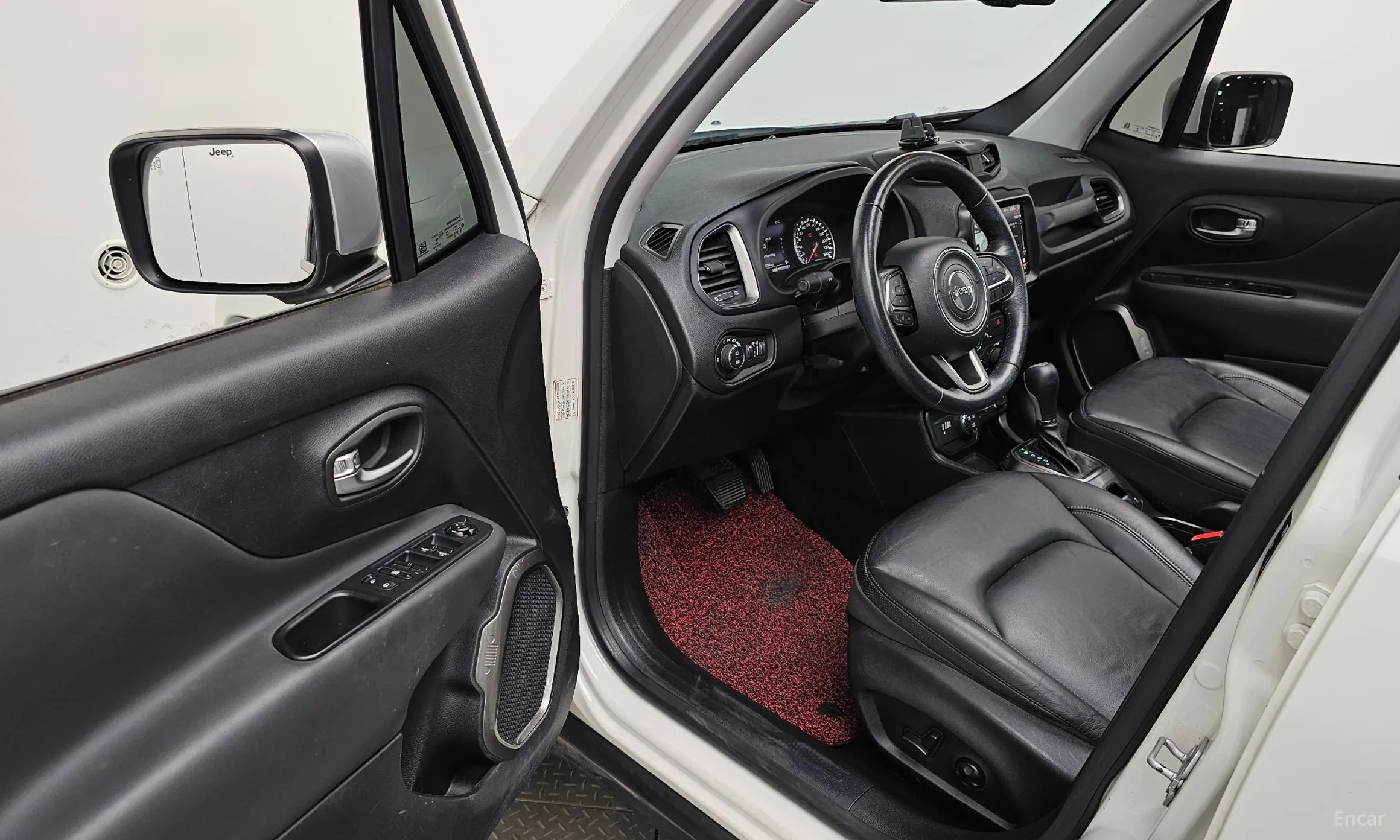 Jeep Renegade превью 10