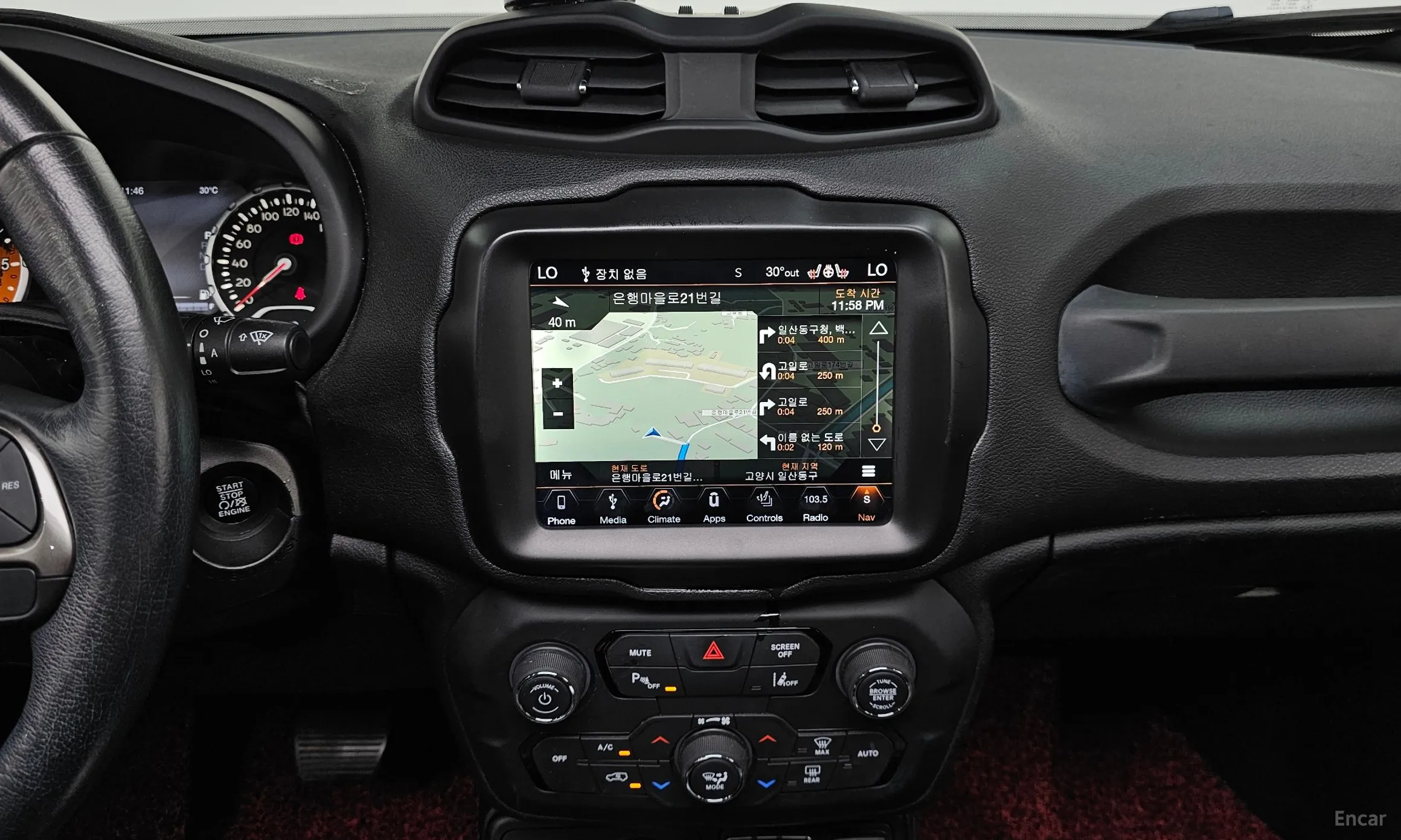 Jeep Renegade превью 14