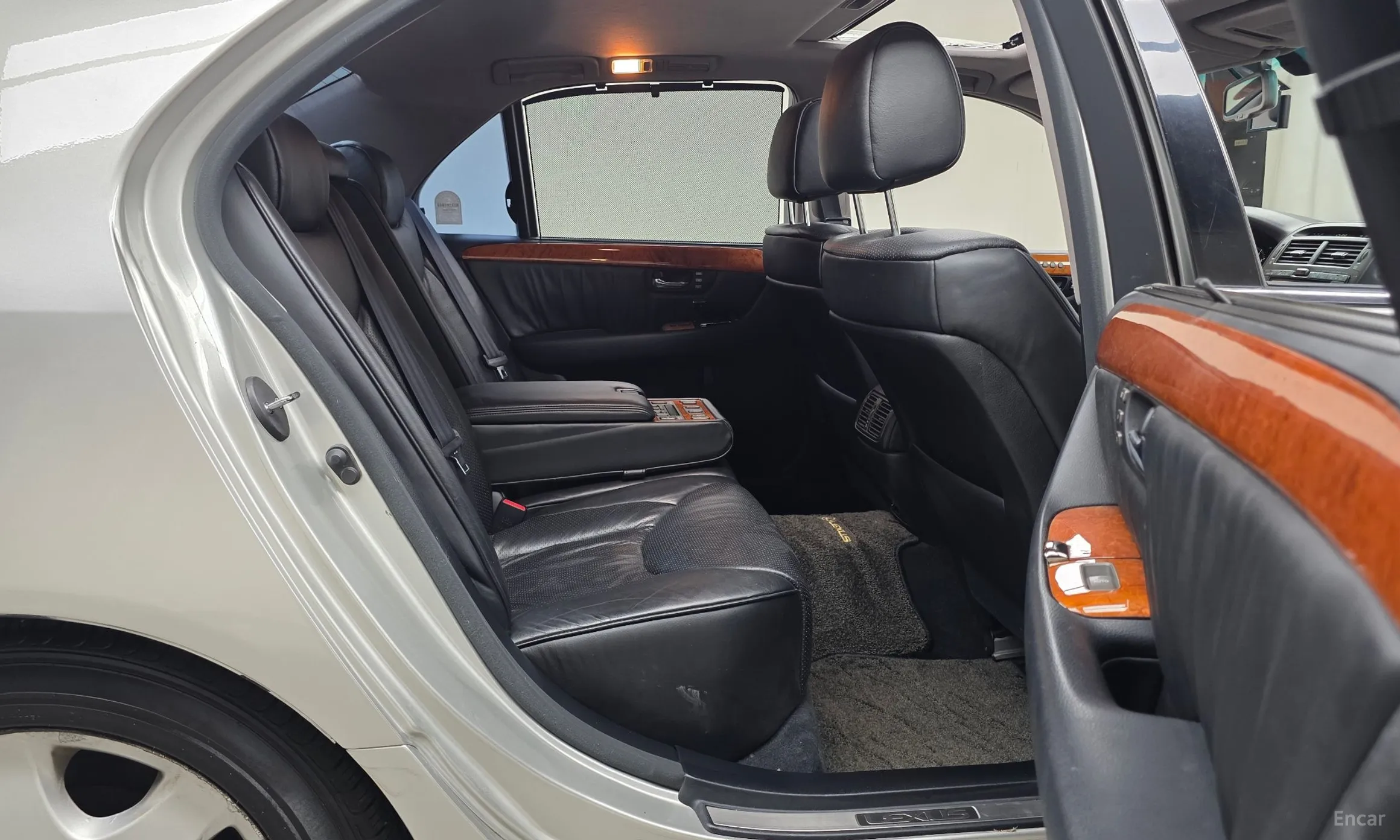 Lexus LS430 превью 11