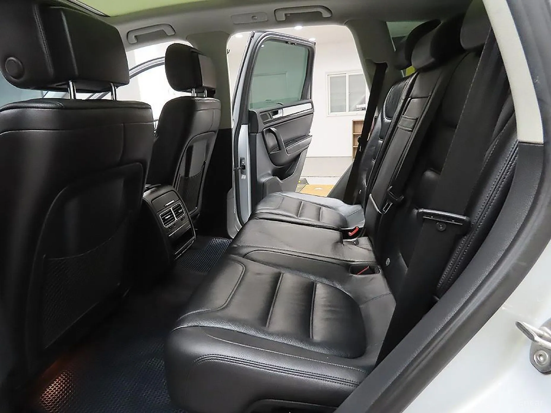 Volkswagen New Touareg превью 10