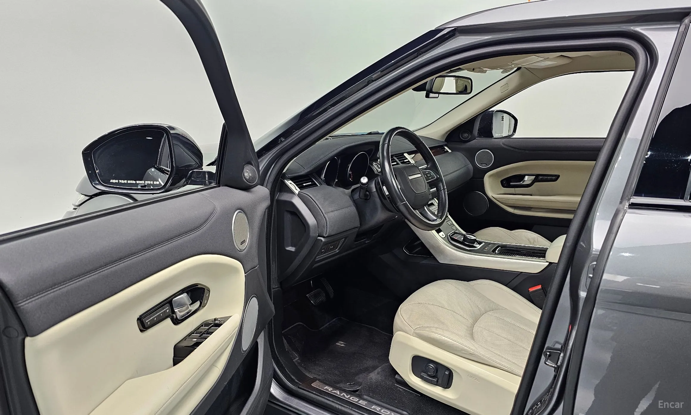 Land Rover Range Rover Evoque превью 10
