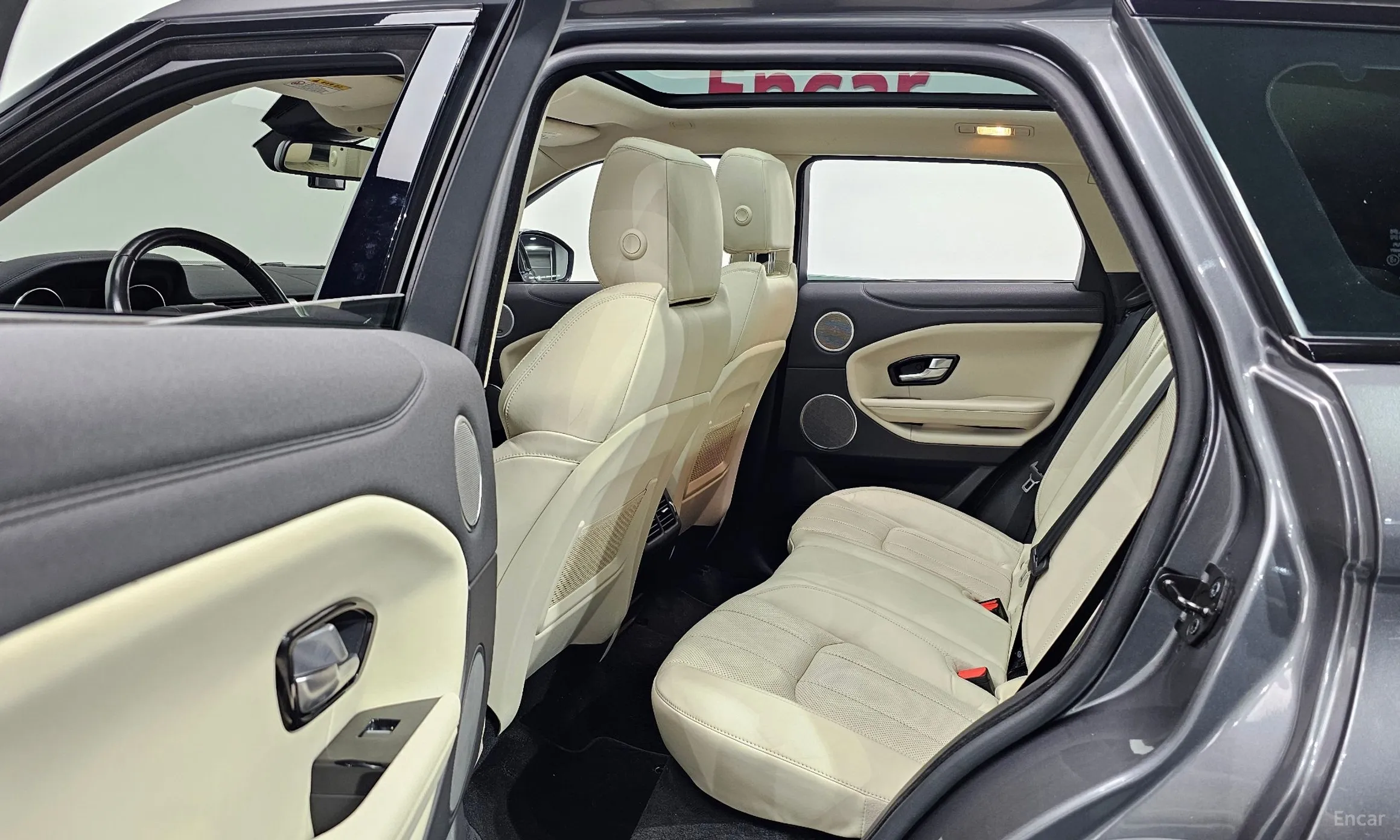 Land Rover Range Rover Evoque превью 11