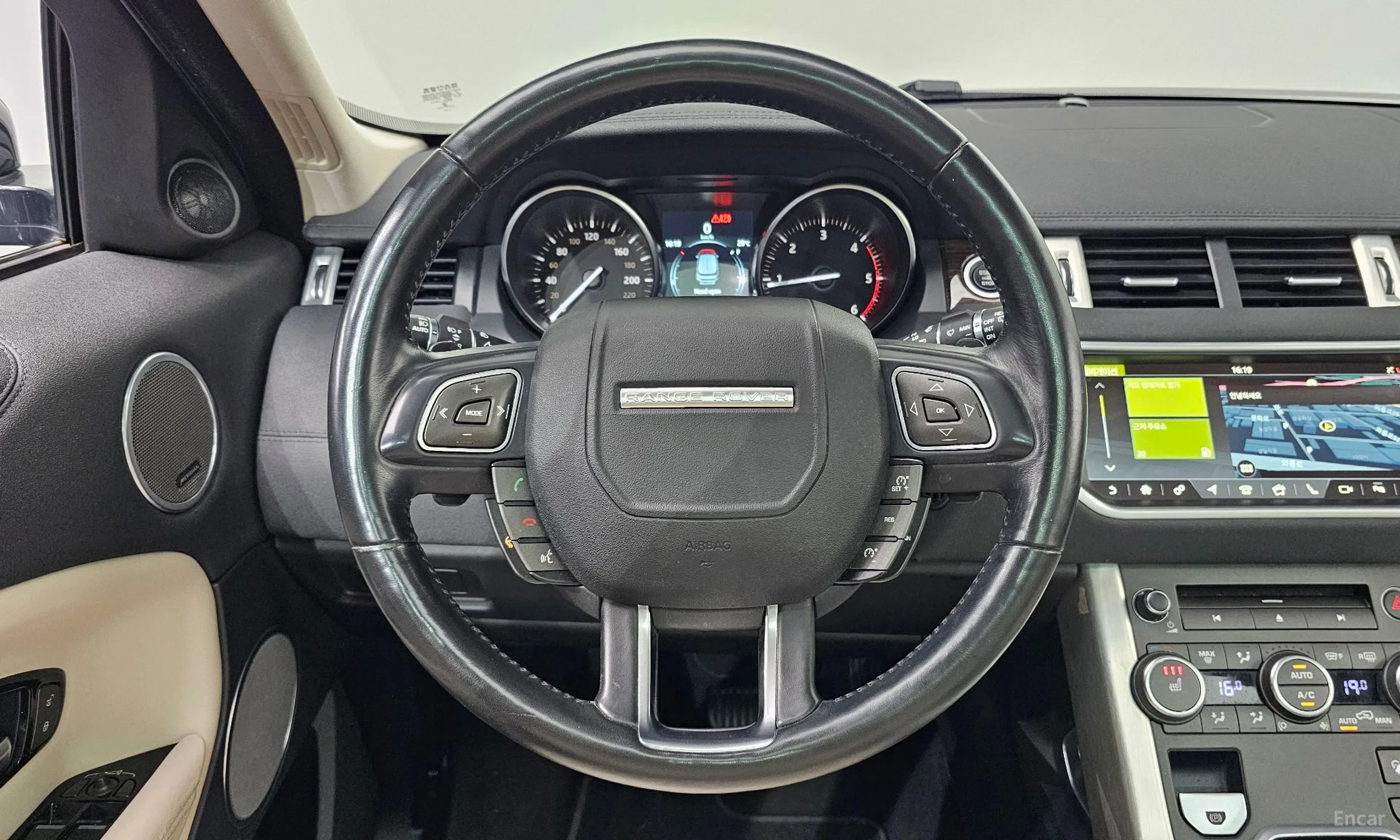 Land Rover Range Rover Evoque превью 13