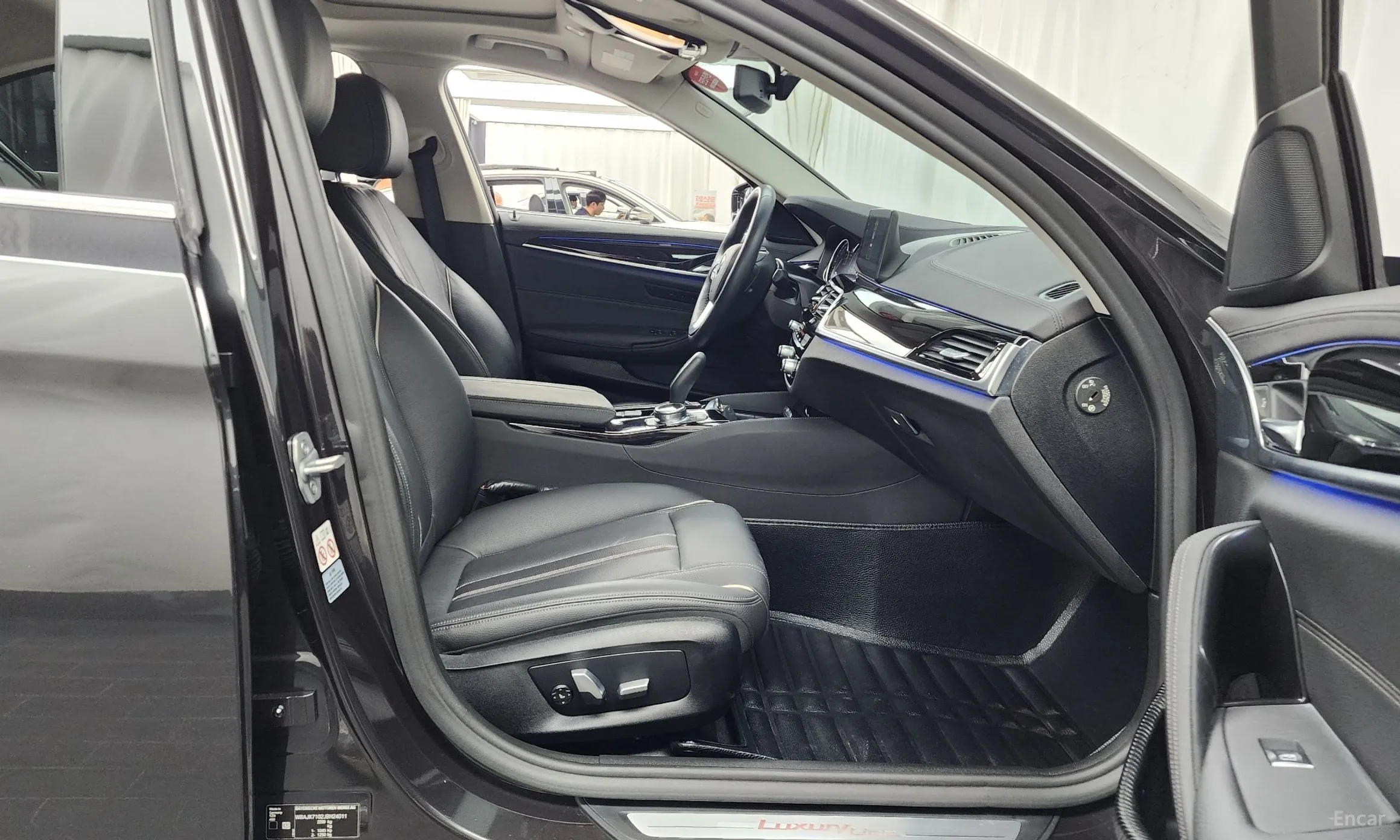 BMW 5 Series (G30) превью 11
