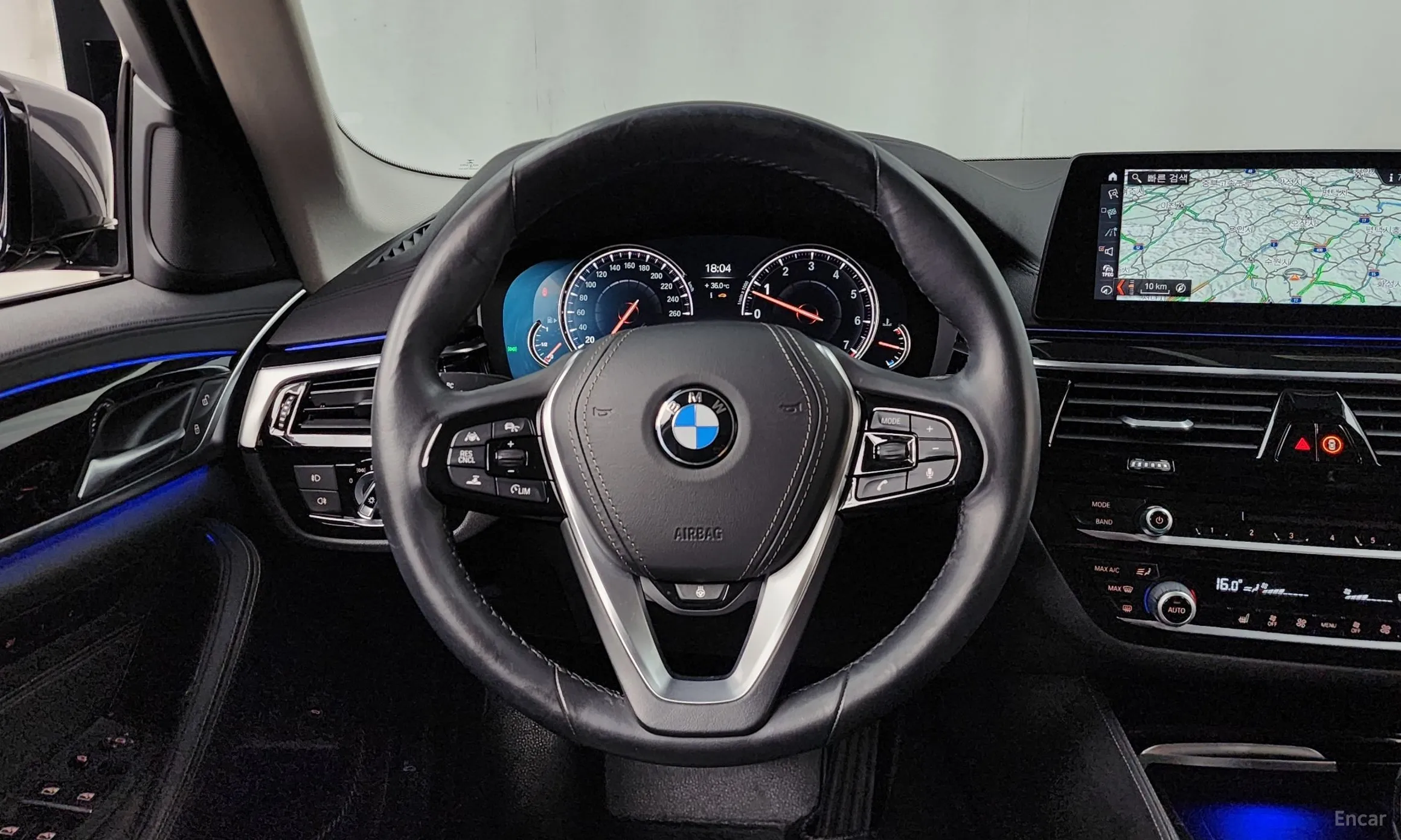BMW 5 Series (G30) превью 13