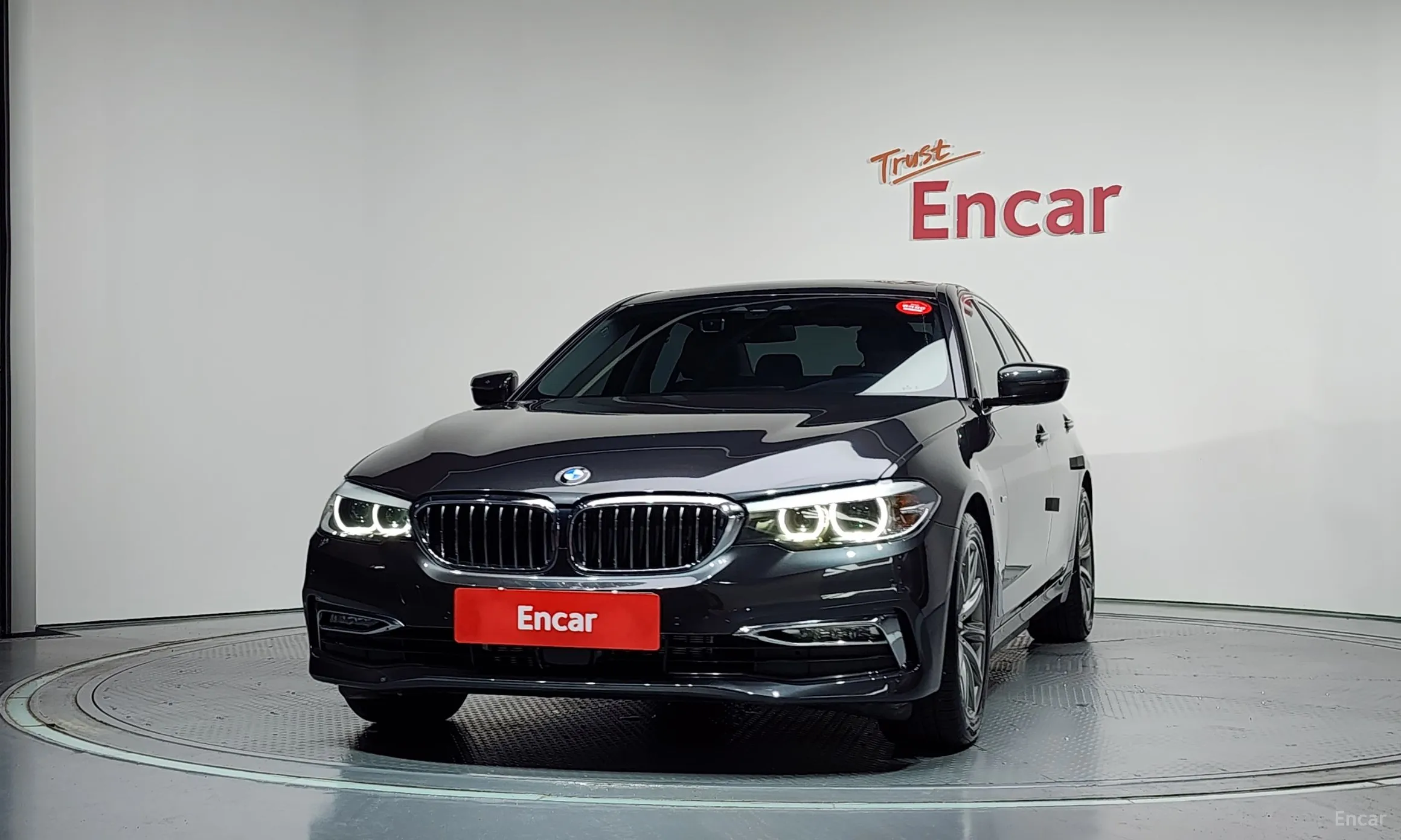 BMW 5 Series (G30) превью 3