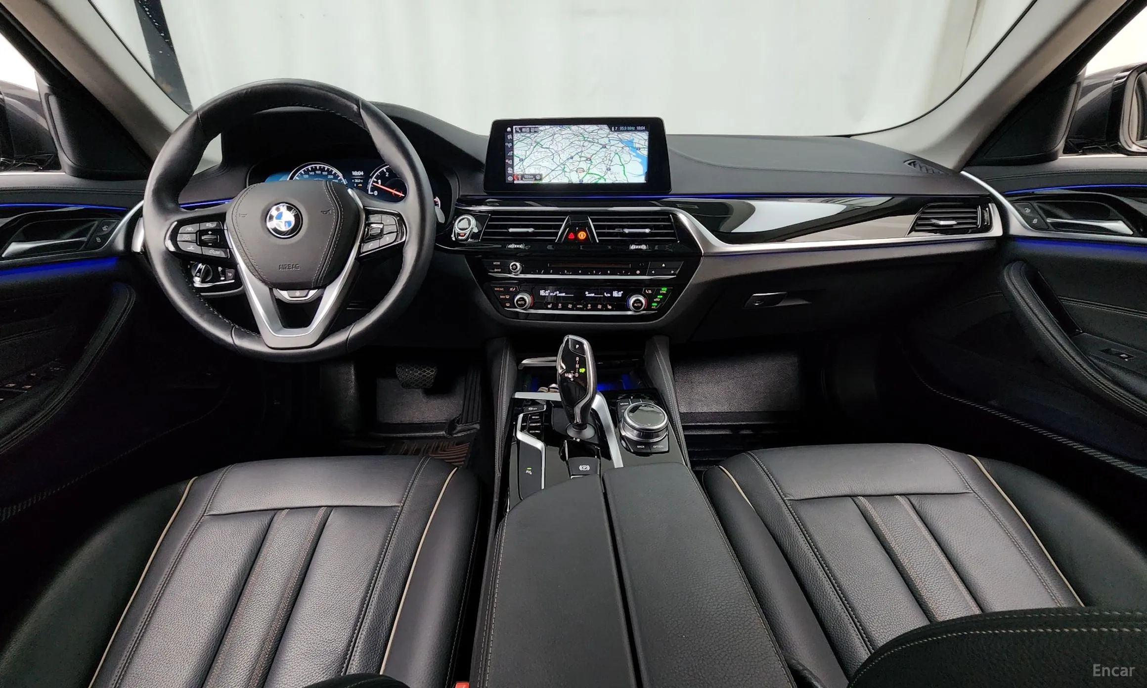 BMW 5 Series (G30) превью 7