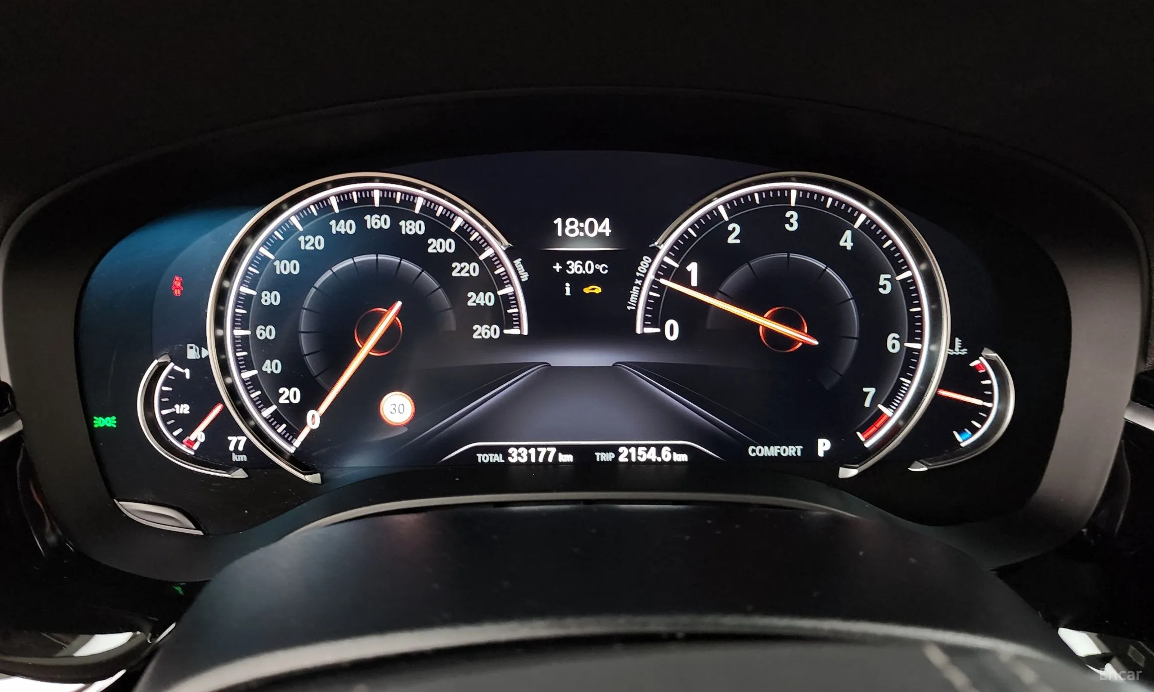 BMW 5 Series (G30) превью 8