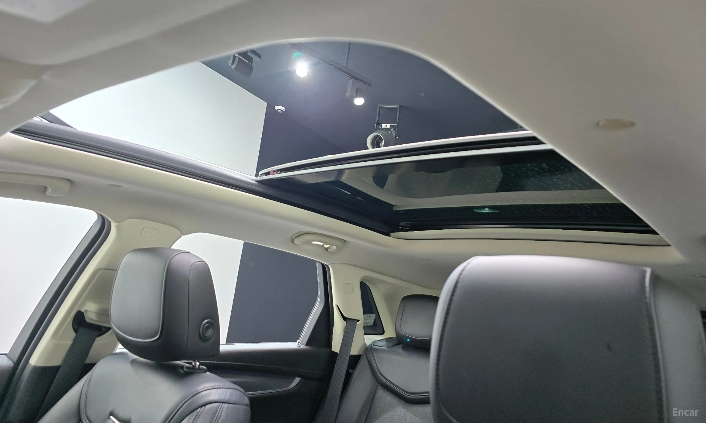 Cadillac XT5 превью 18