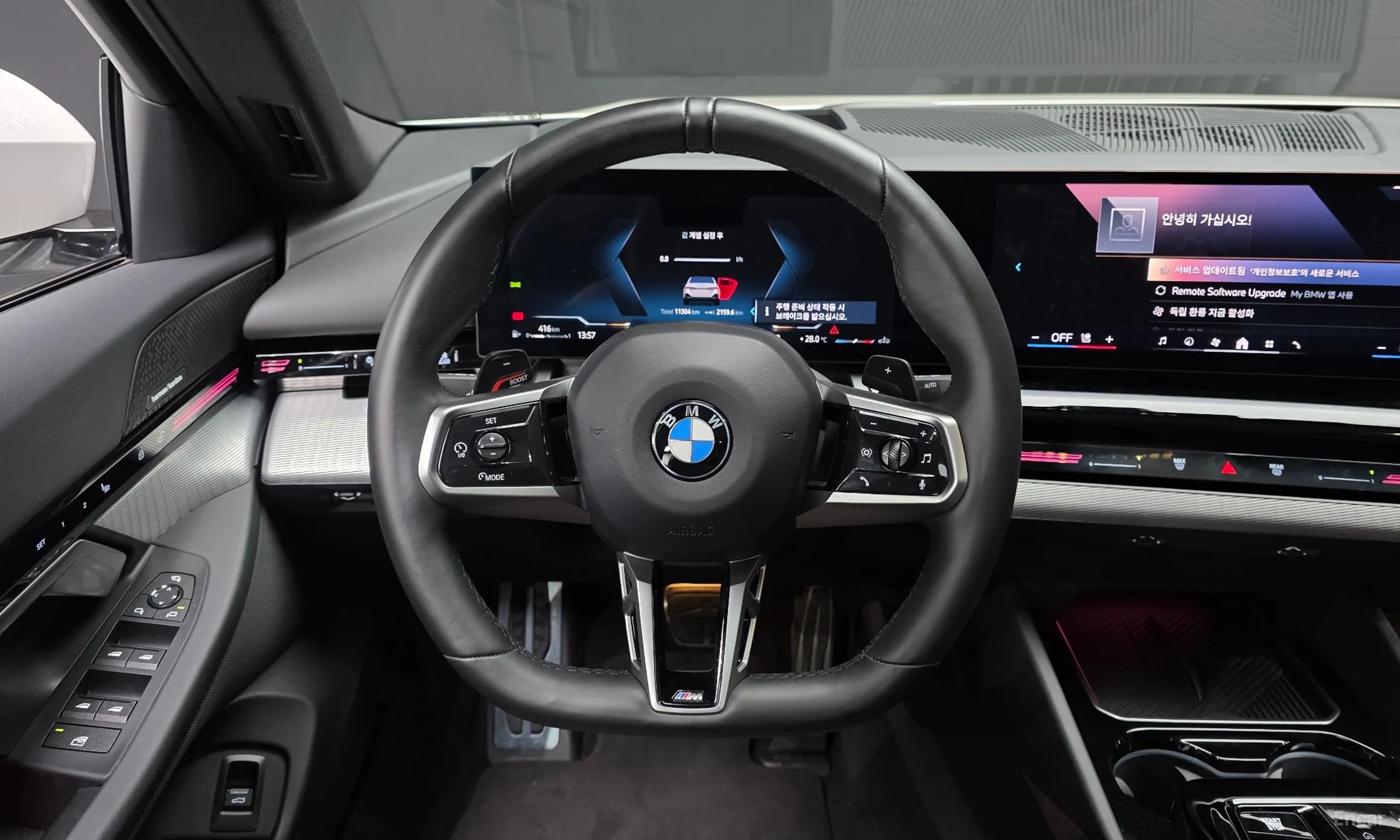 BMW 5 Series (G60) превью 13