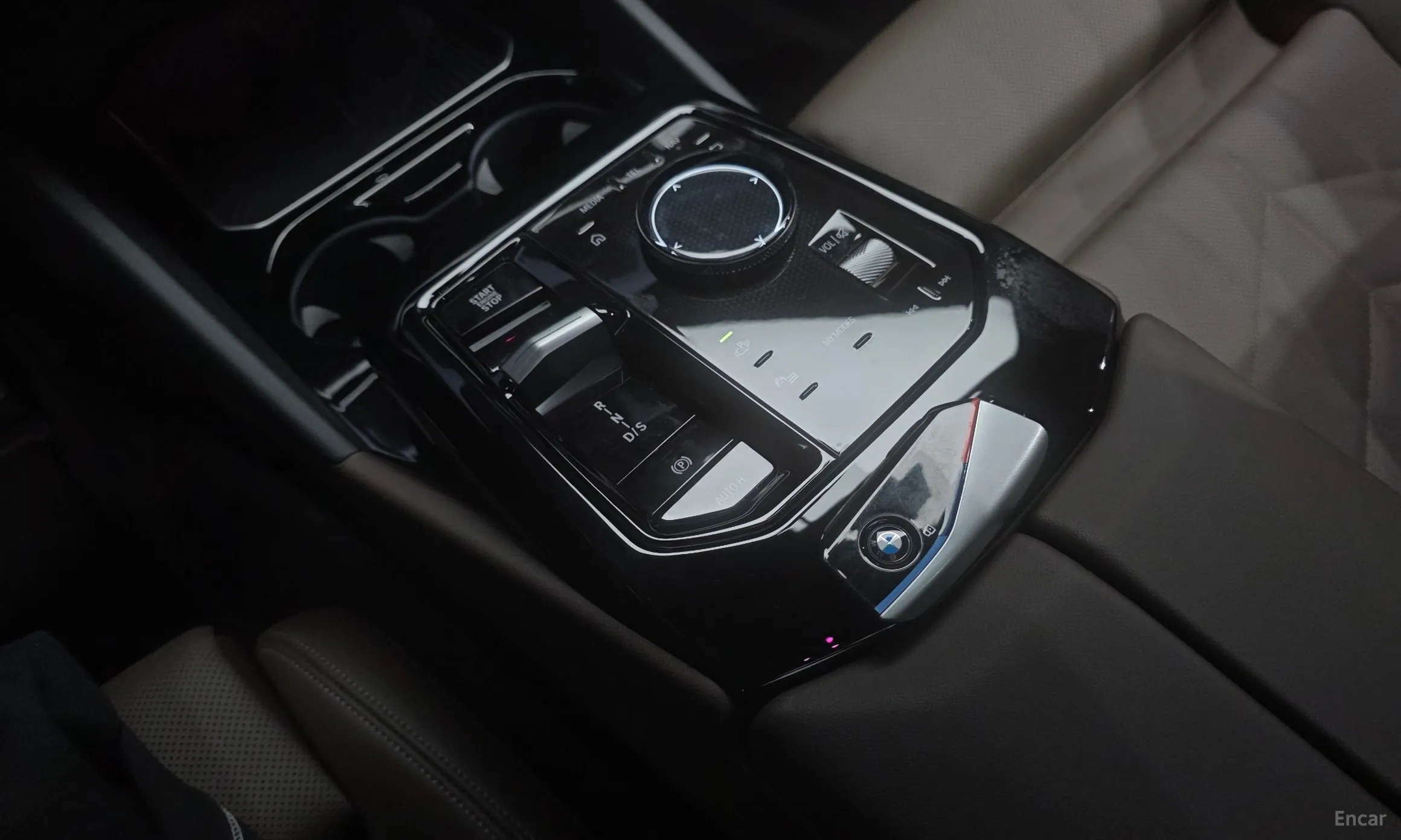 BMW 5 Series (G60) превью 9