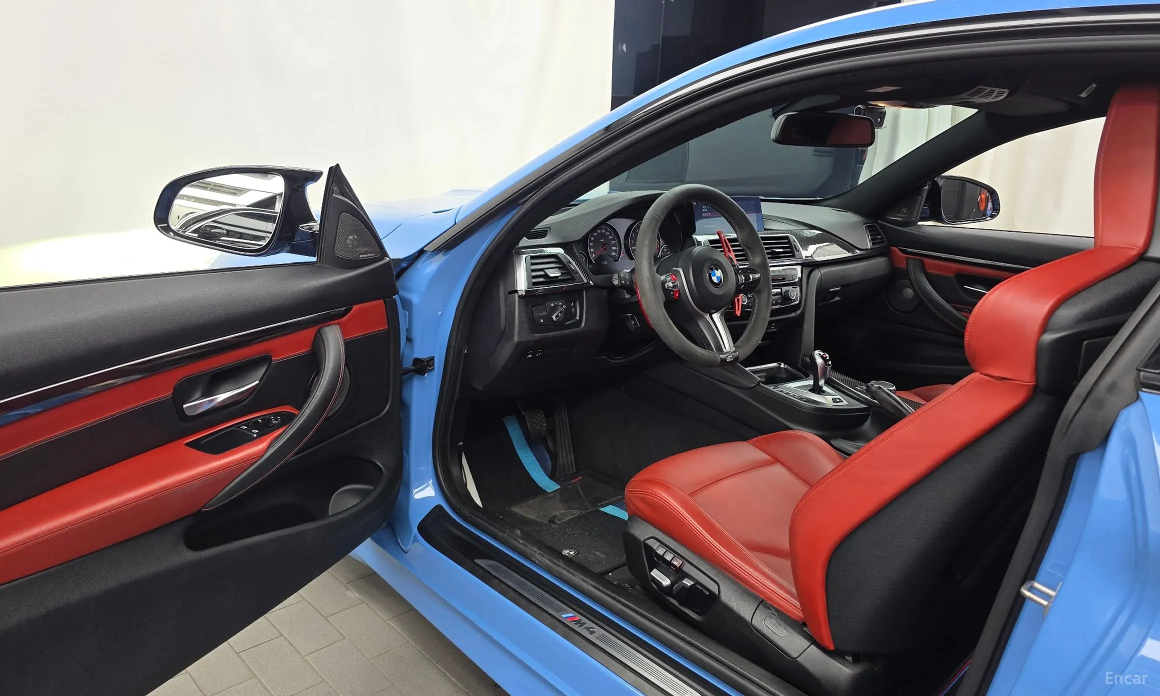 BMW M4 (F82) превью 10