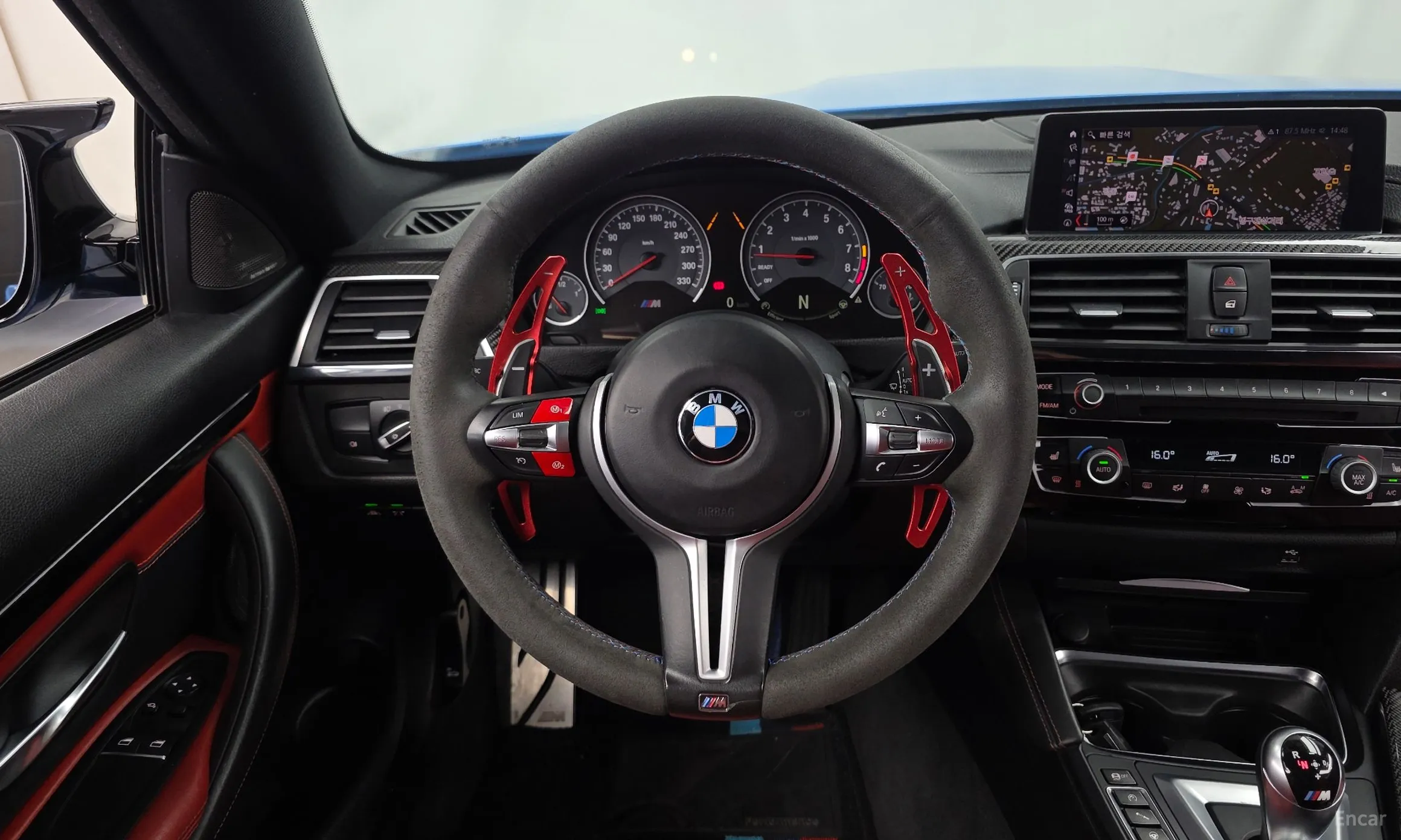 BMW M4 (F82) превью 13