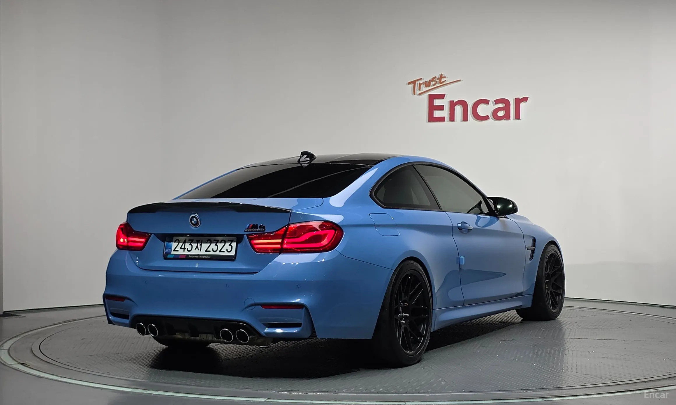 BMW M4 (F82)