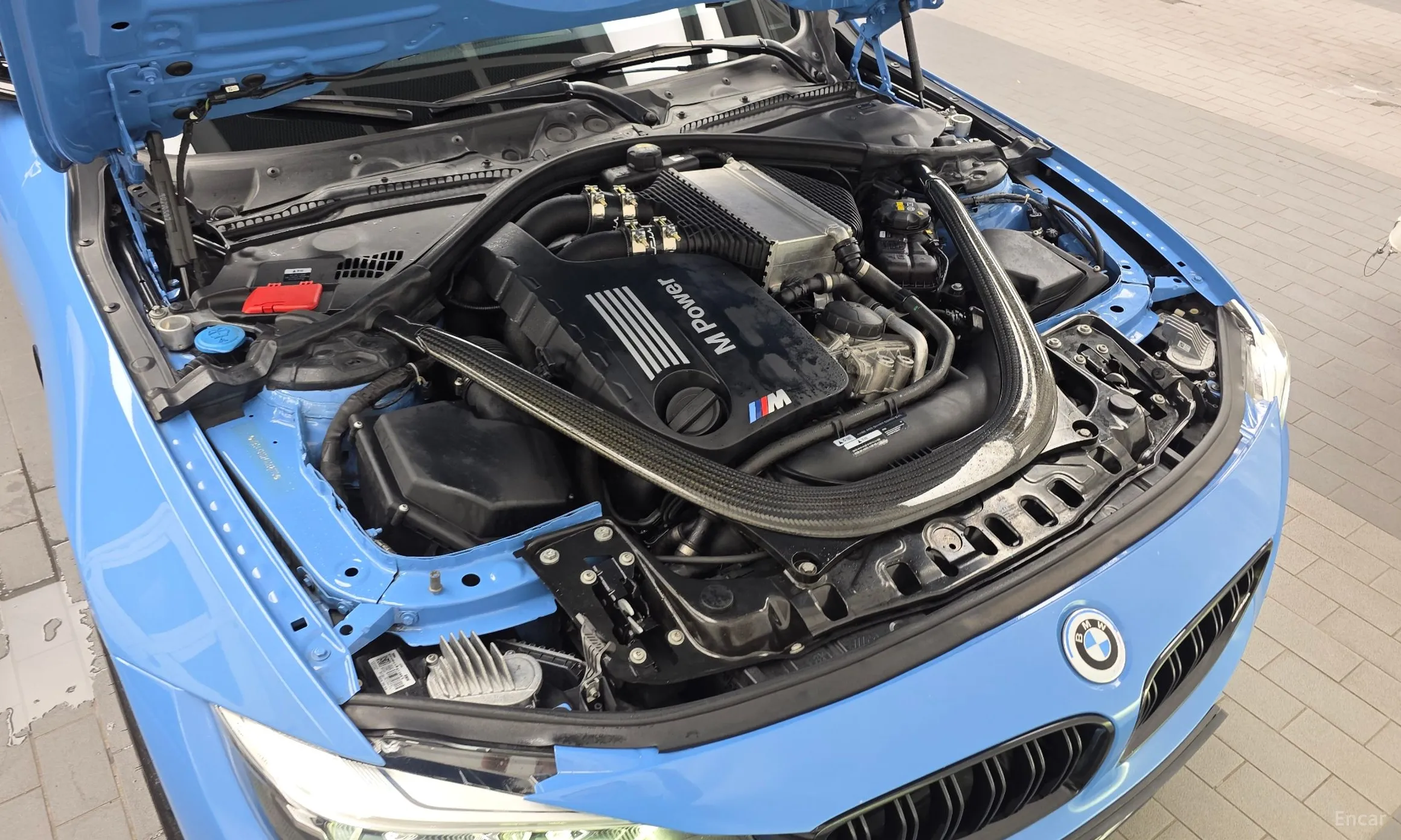 BMW M4 (F82) превью 6