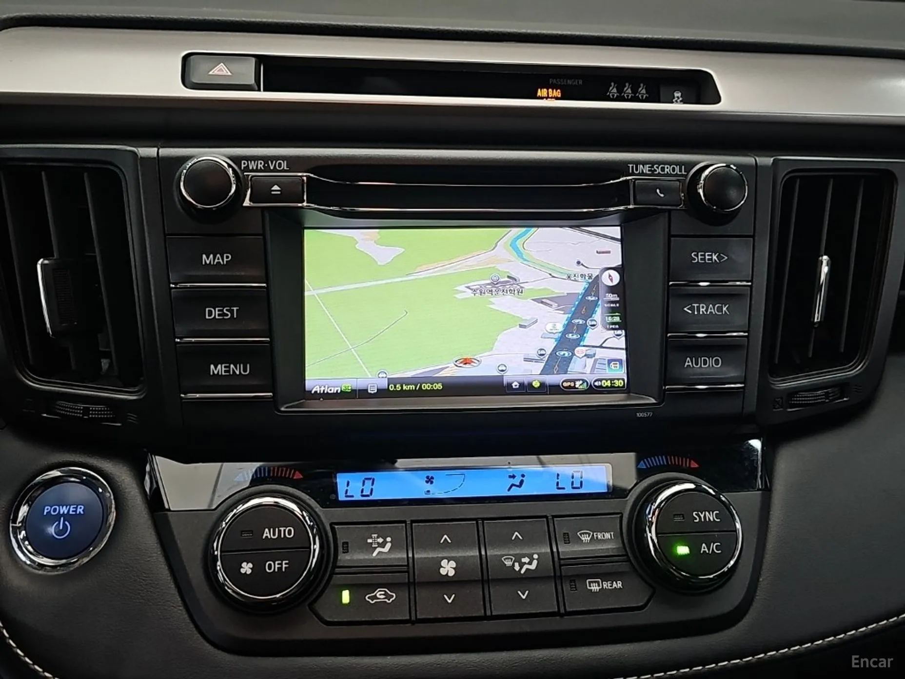 Toyota RAV4 превью 13