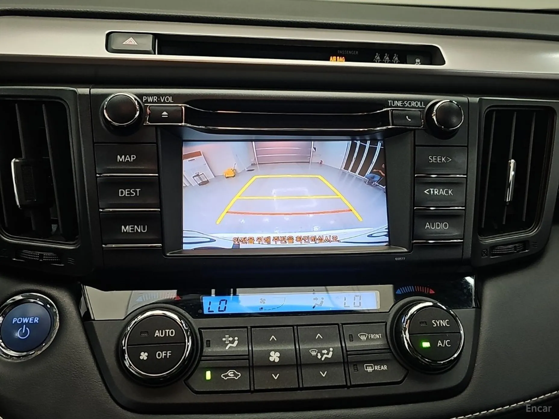 Toyota RAV4 превью 14