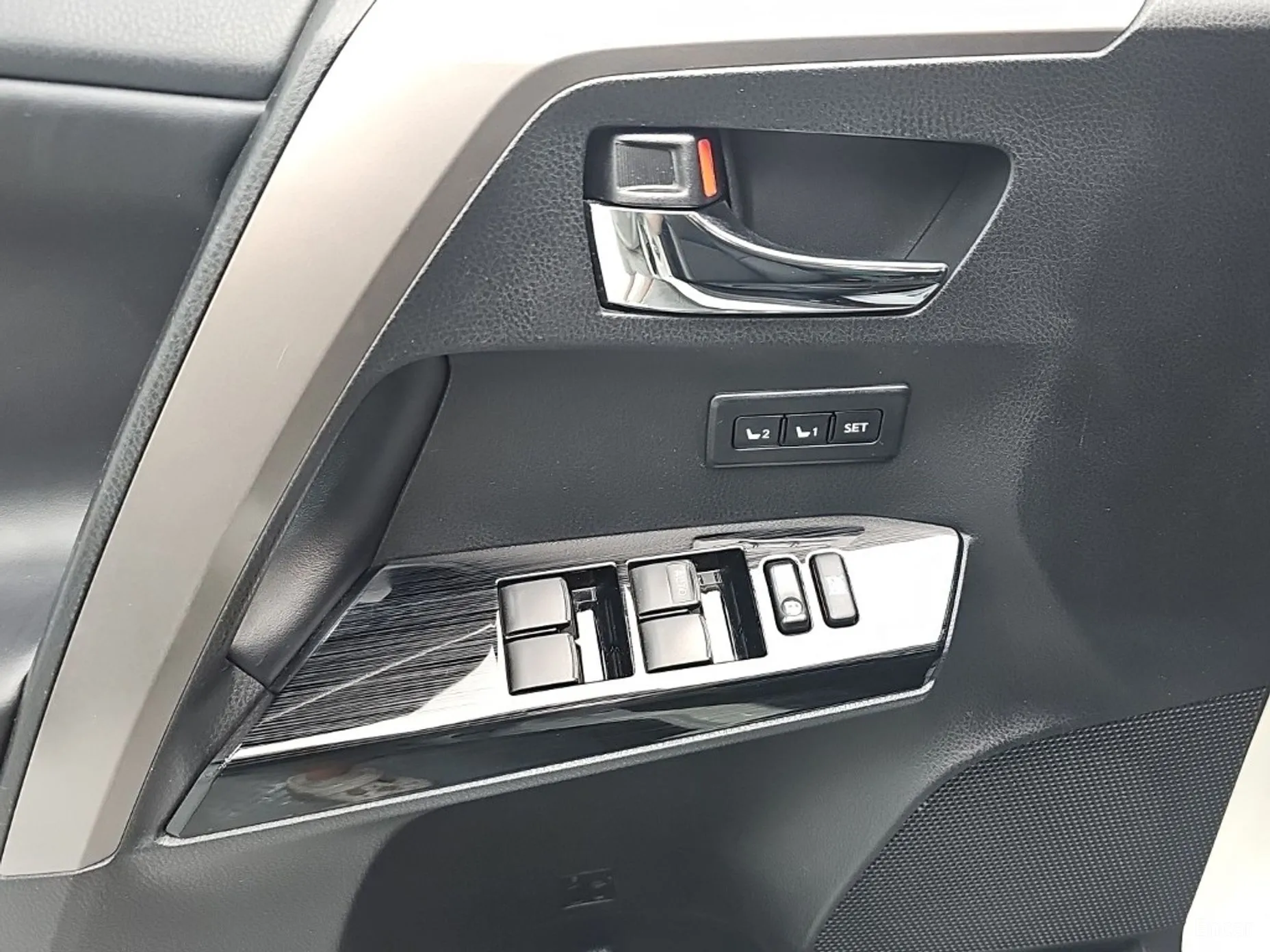Toyota RAV4 превью 15
