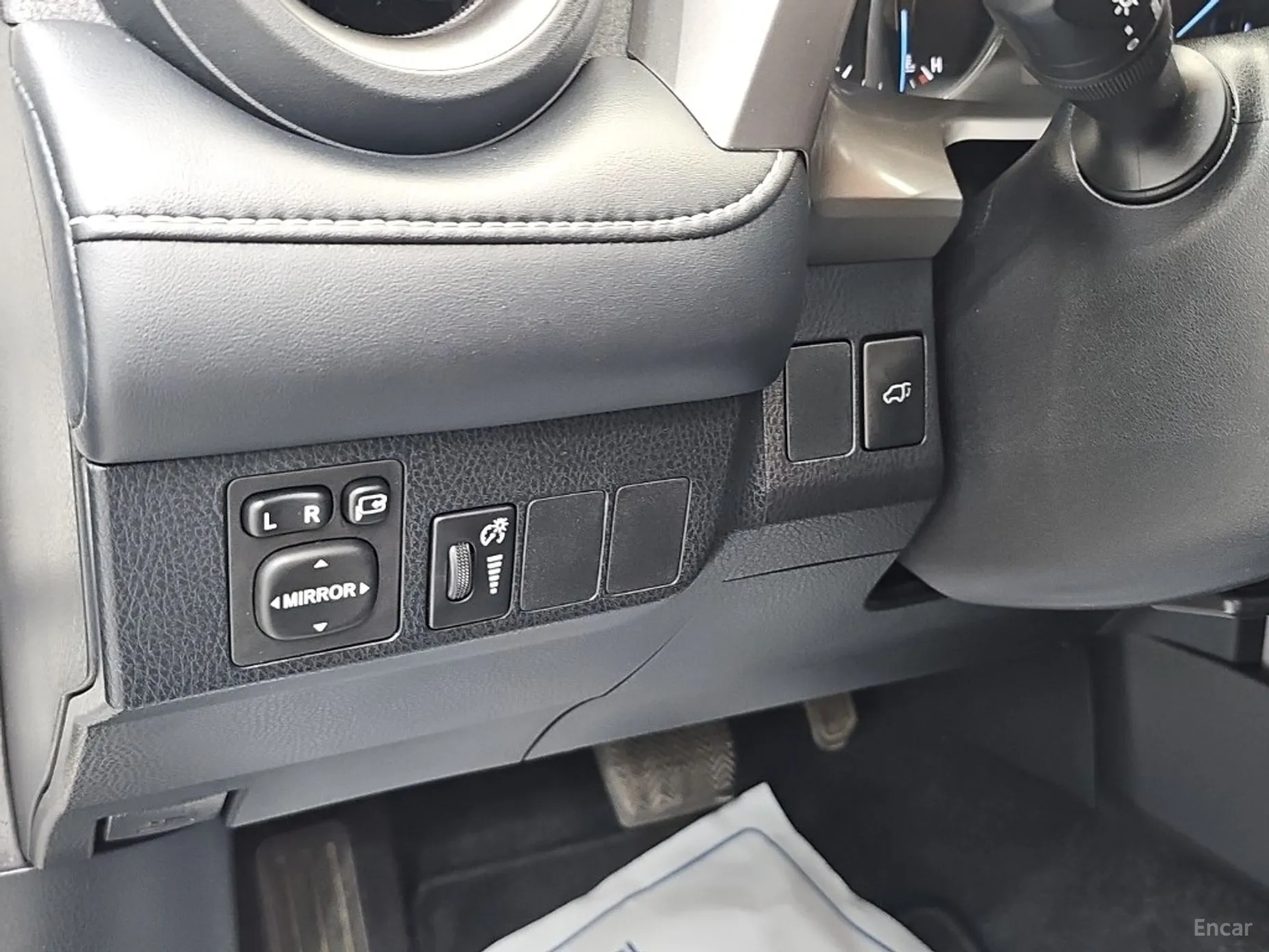 Toyota RAV4 превью 16
