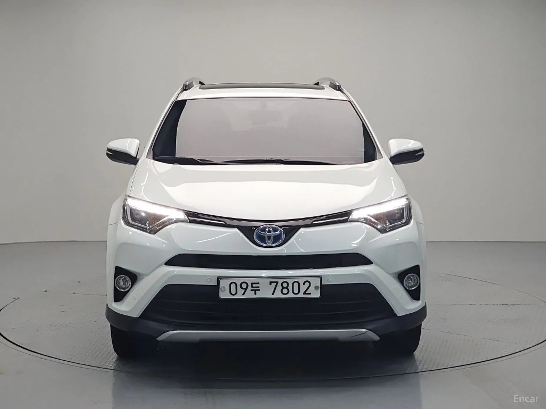 Toyota RAV4 превью 3