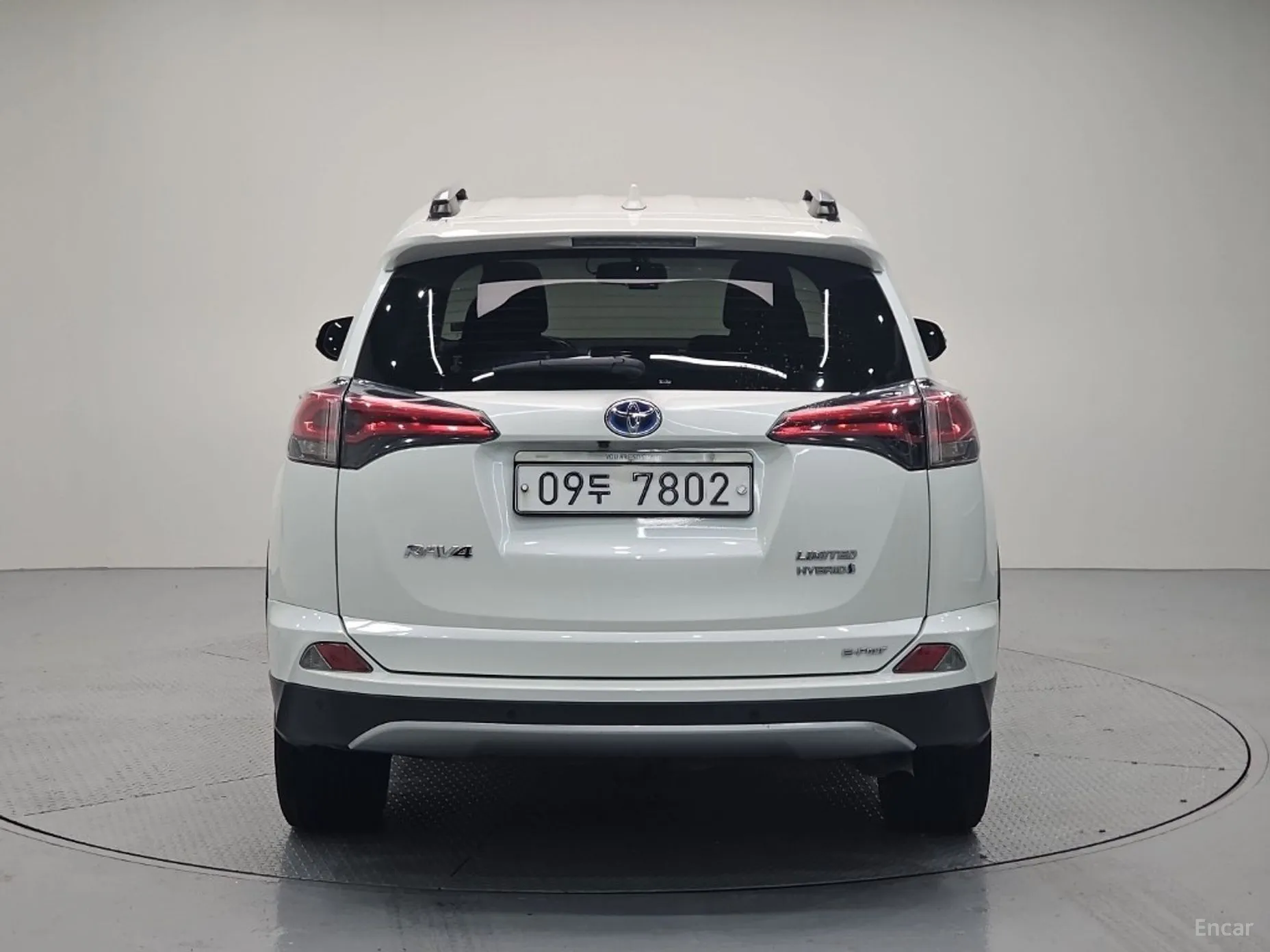 Toyota RAV4 превью 4