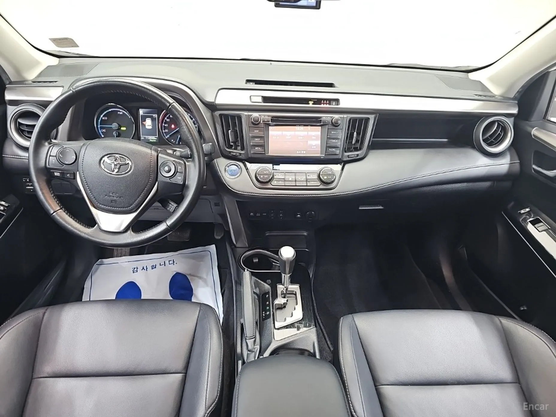 Toyota RAV4 превью 7