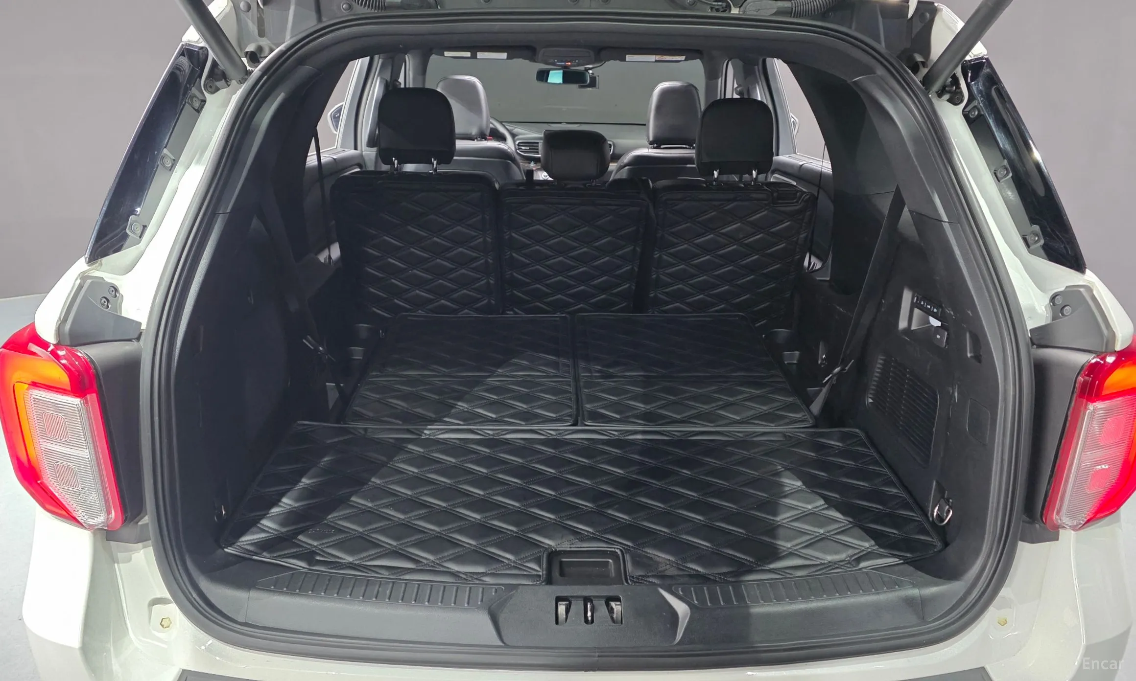 Ford Explorer 6th Generation превью 18