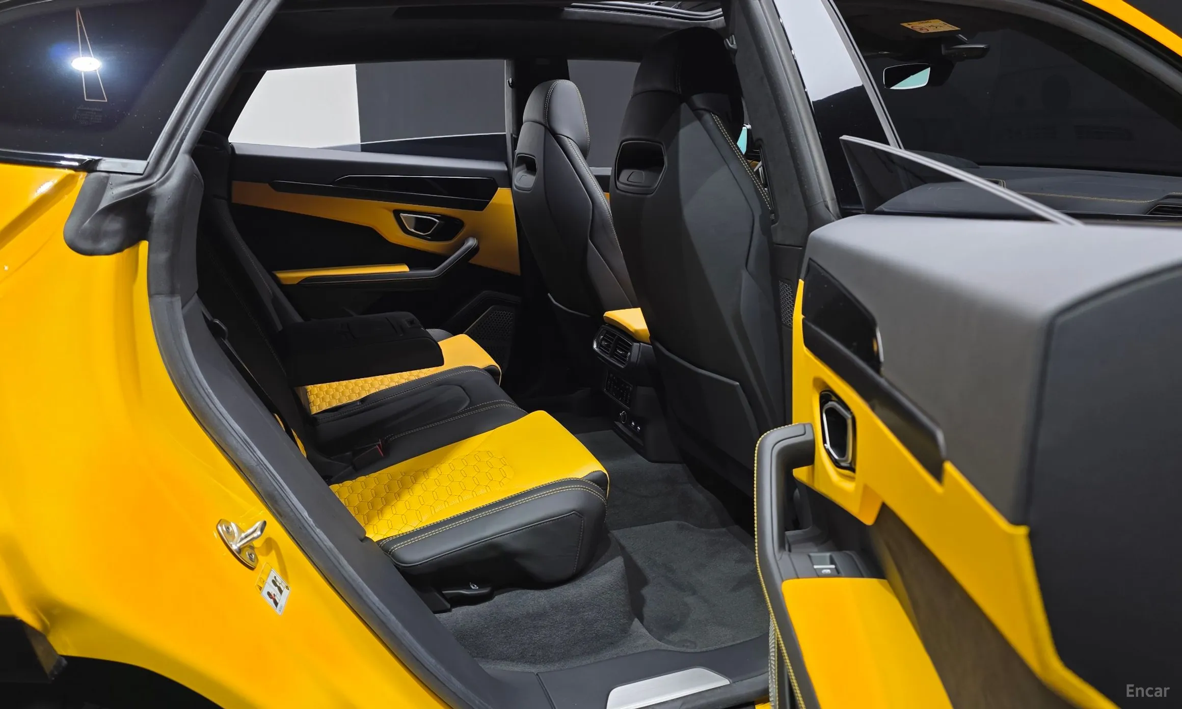 Lamborghini Urus превью 12
