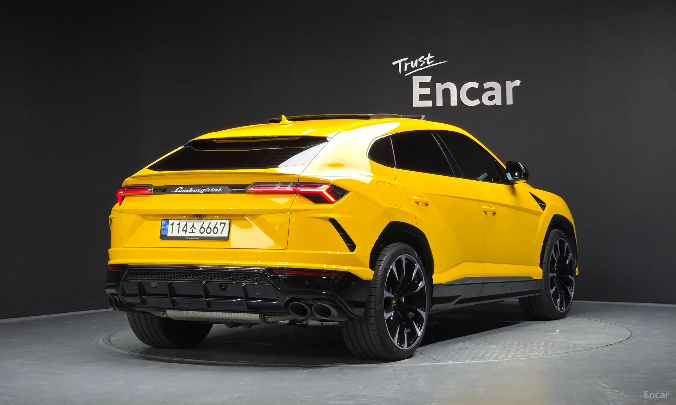 Lamborghini Urus превью 2