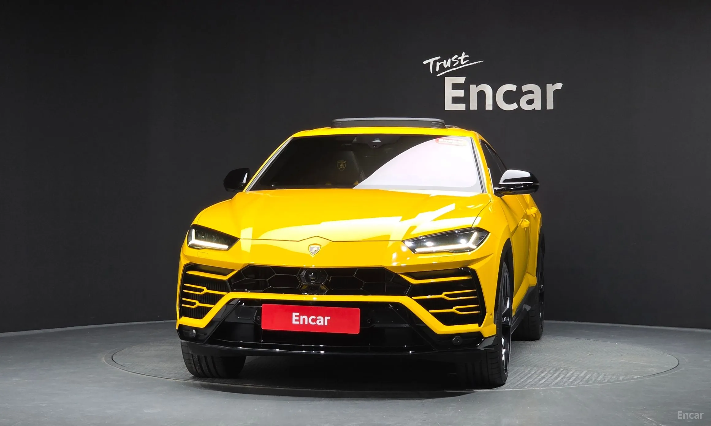 Lamborghini Urus превью 3