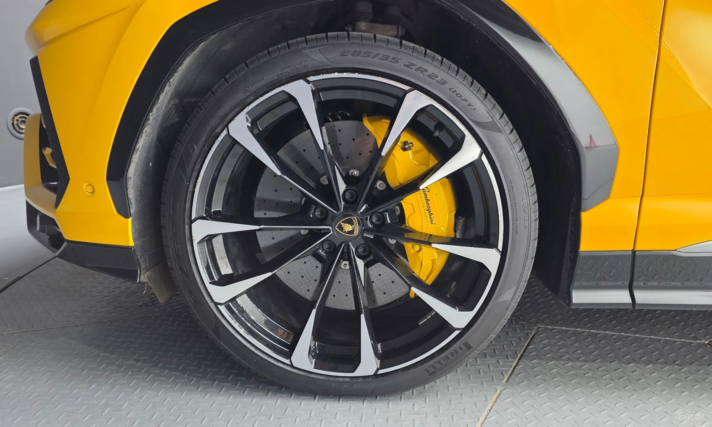 Lamborghini Urus превью 5