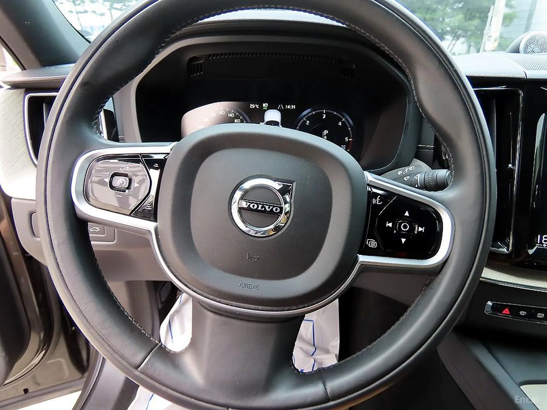 Volvo XC60 Gen 2 превью 8