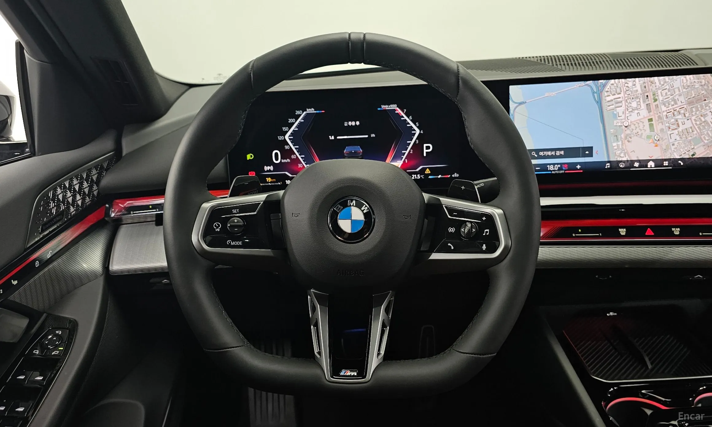 BMW 5 Series (G60) превью 13