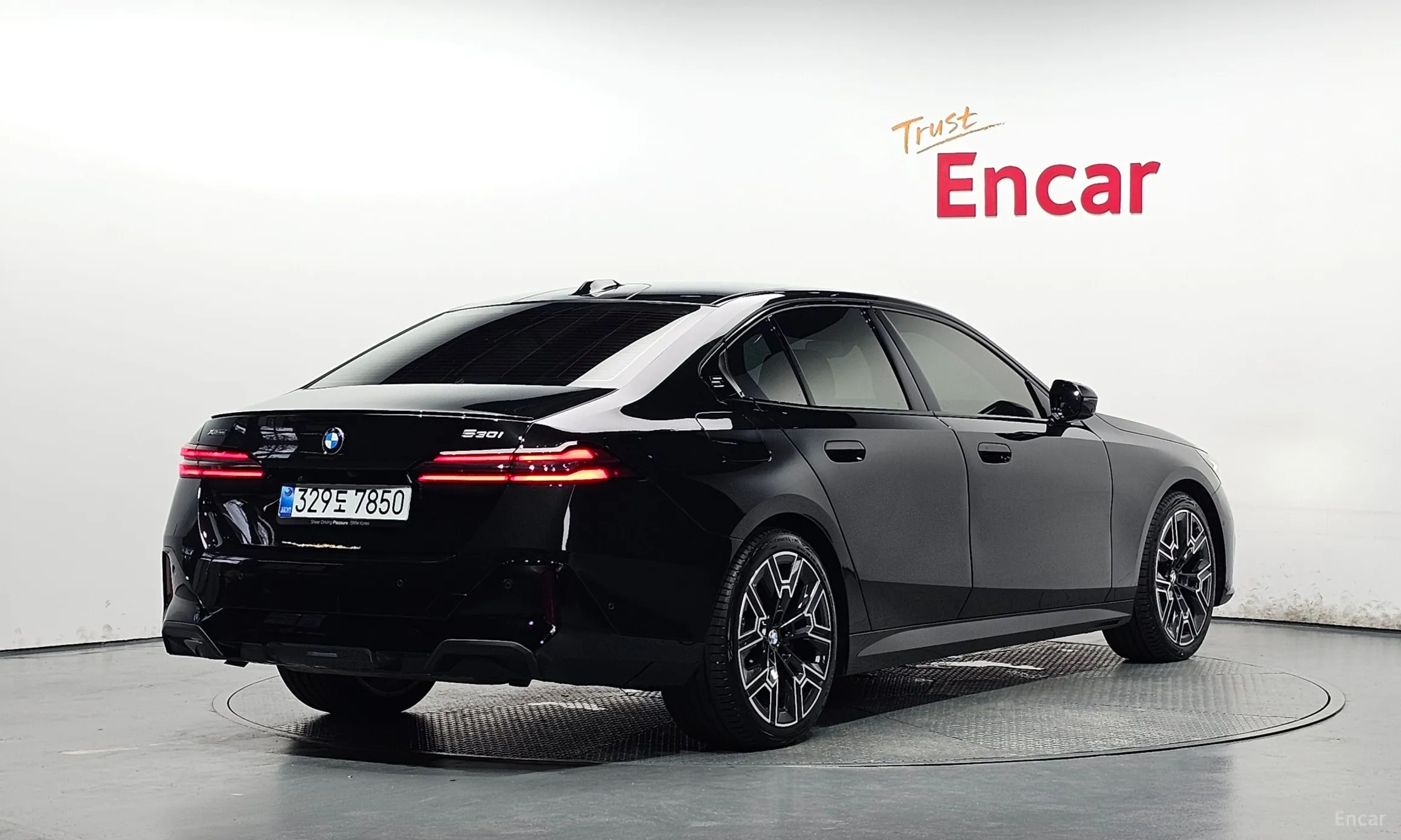 BMW 5 Series (G60)