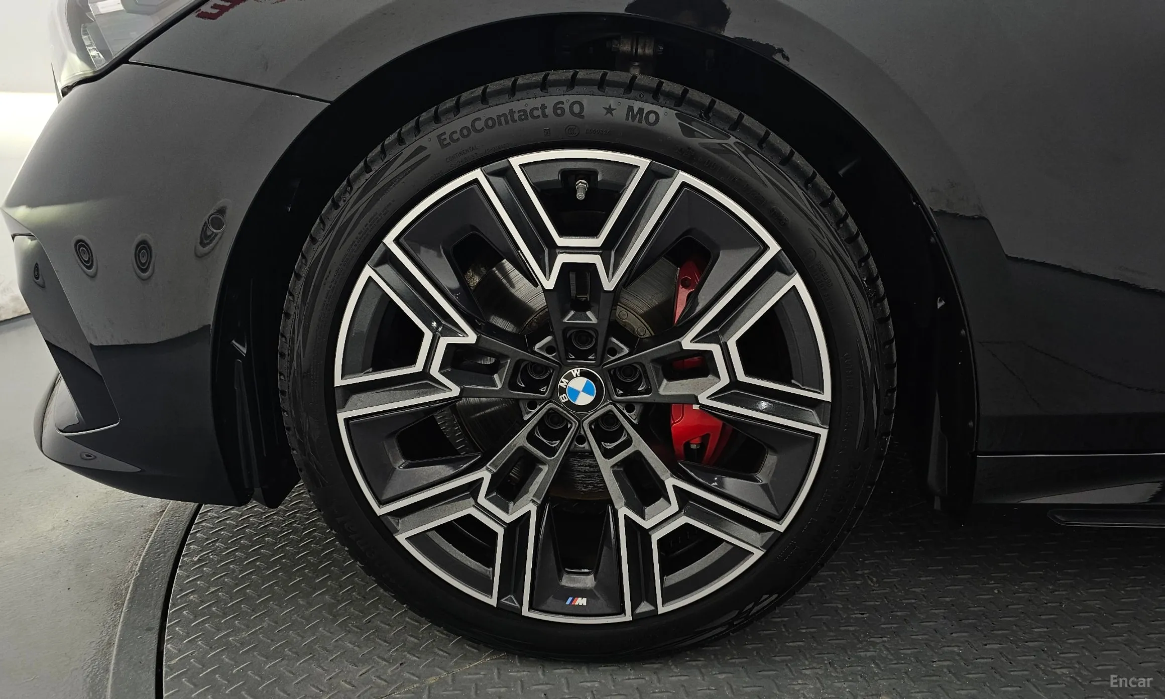 BMW 5 Series (G60) превью 5