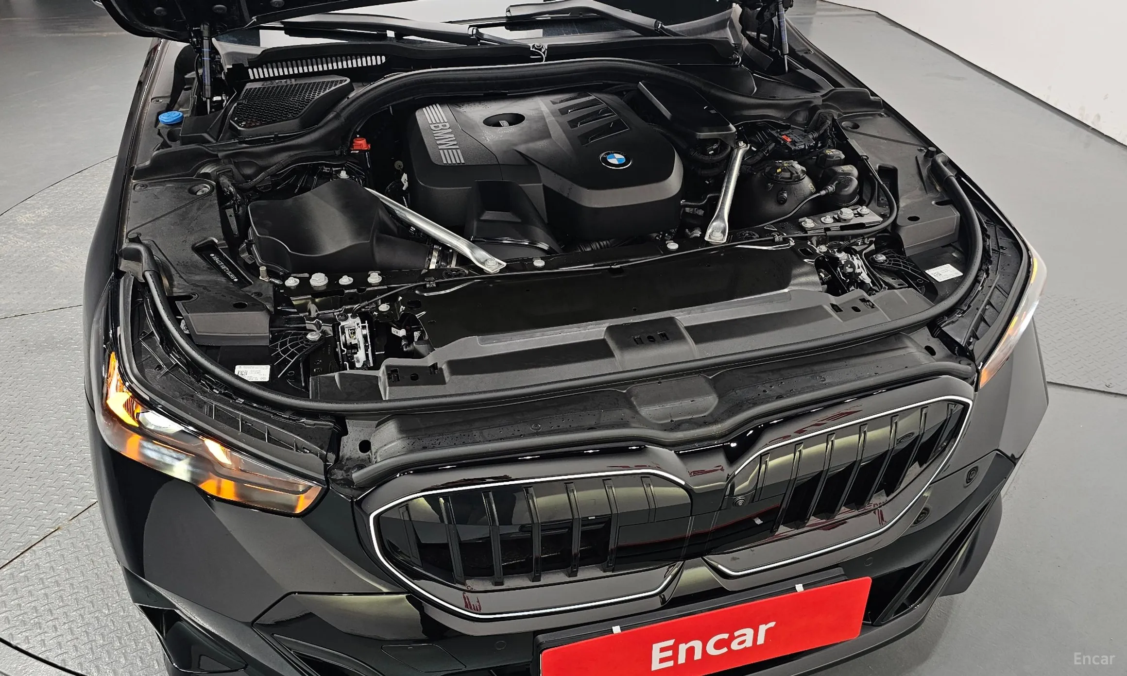 BMW 5 Series (G60) превью 6