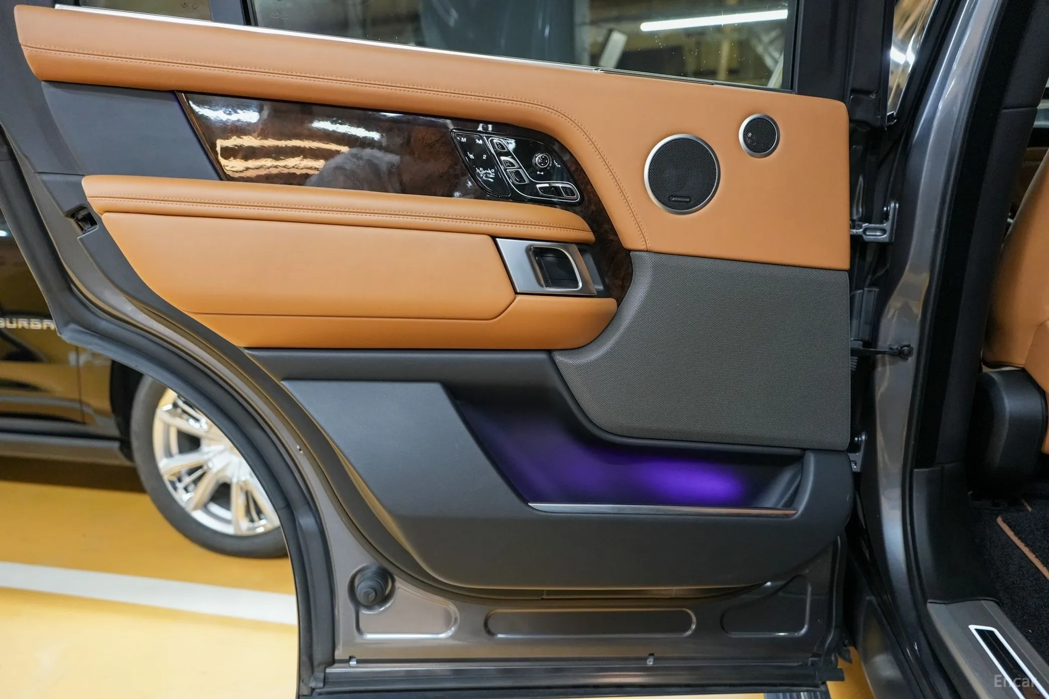 Land Rover Range Rover 4th Generation превью 12