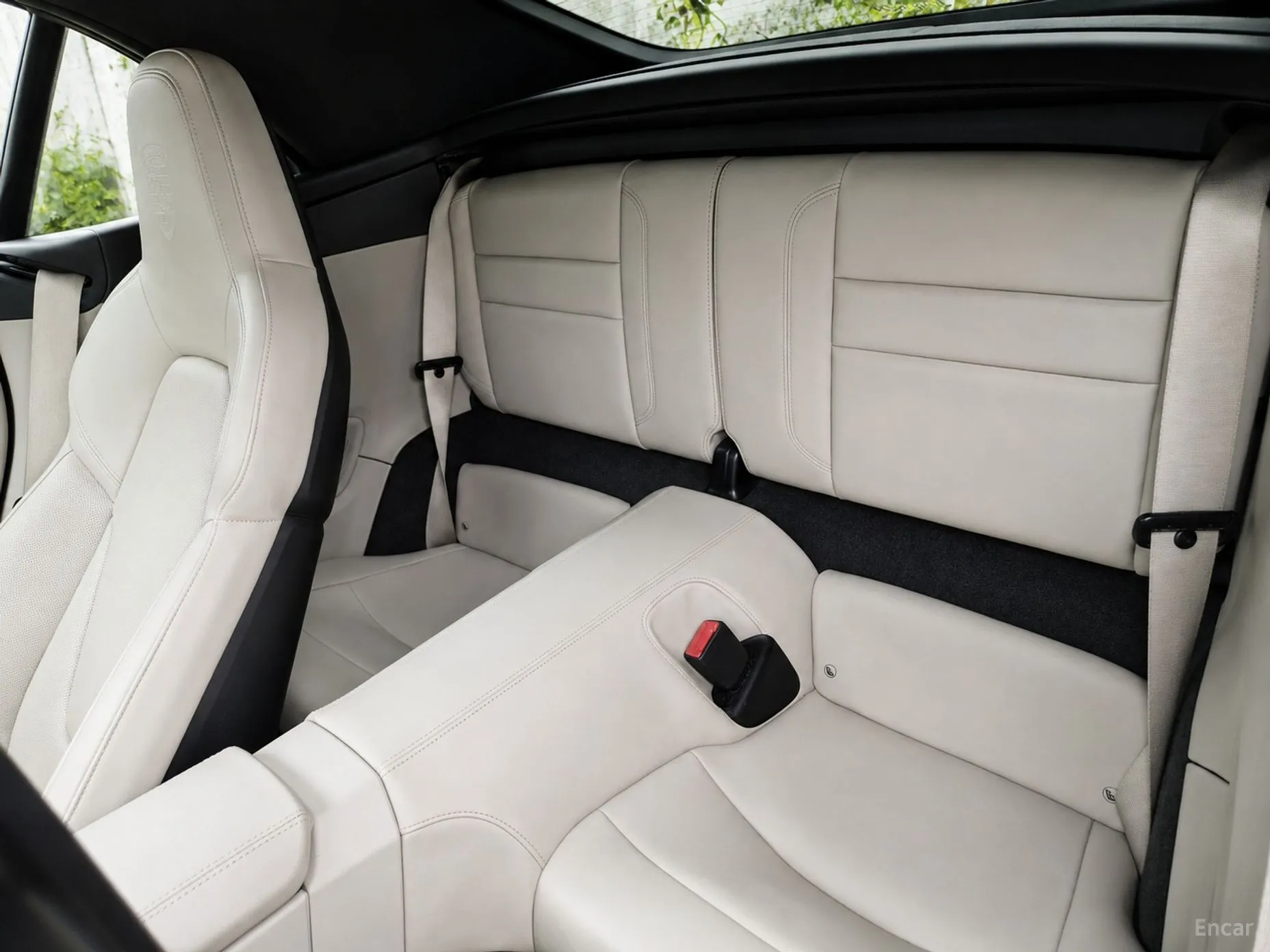 Porsche 911 (992) превью 13