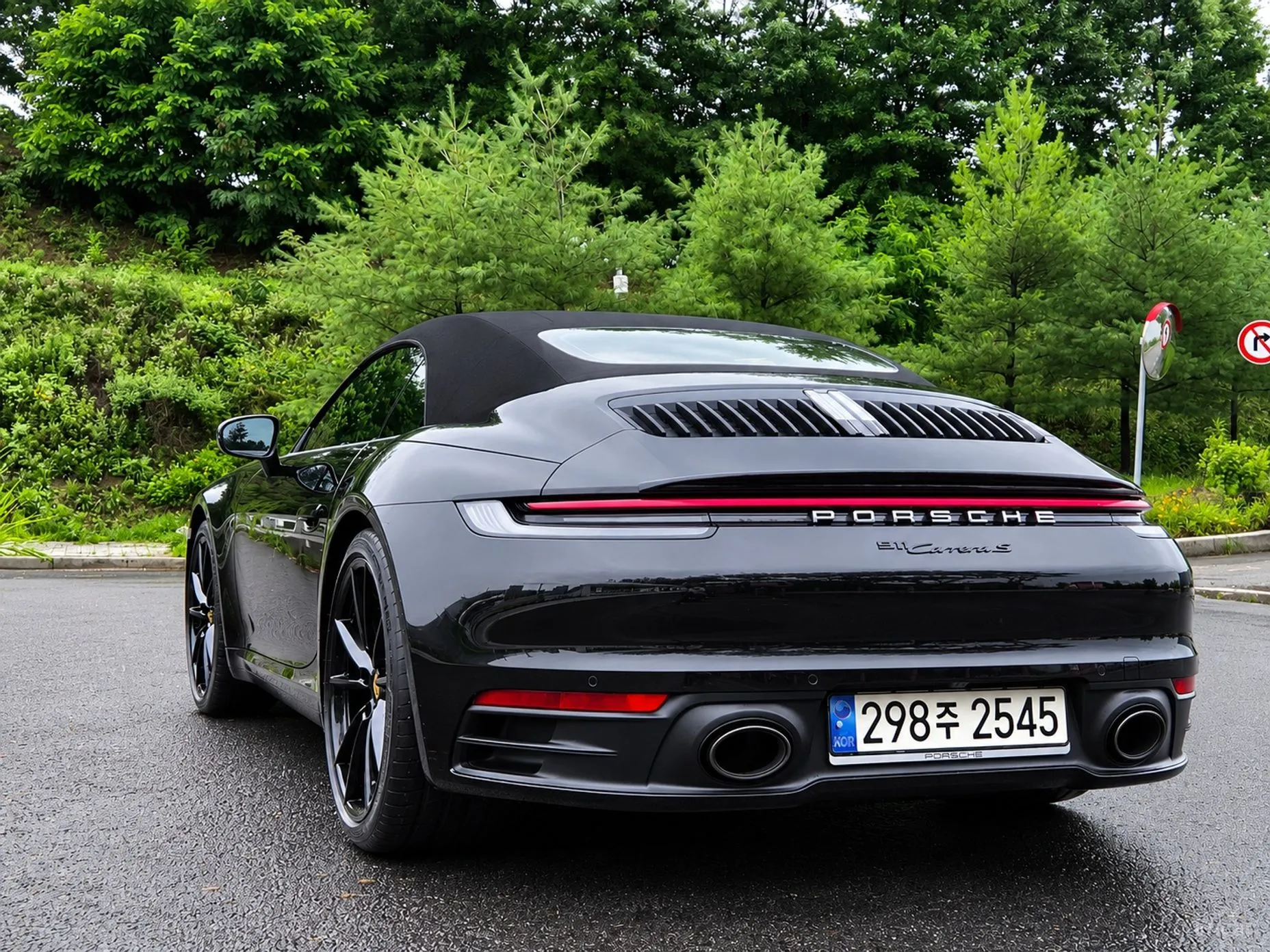 Porsche 911 (992) превью 6