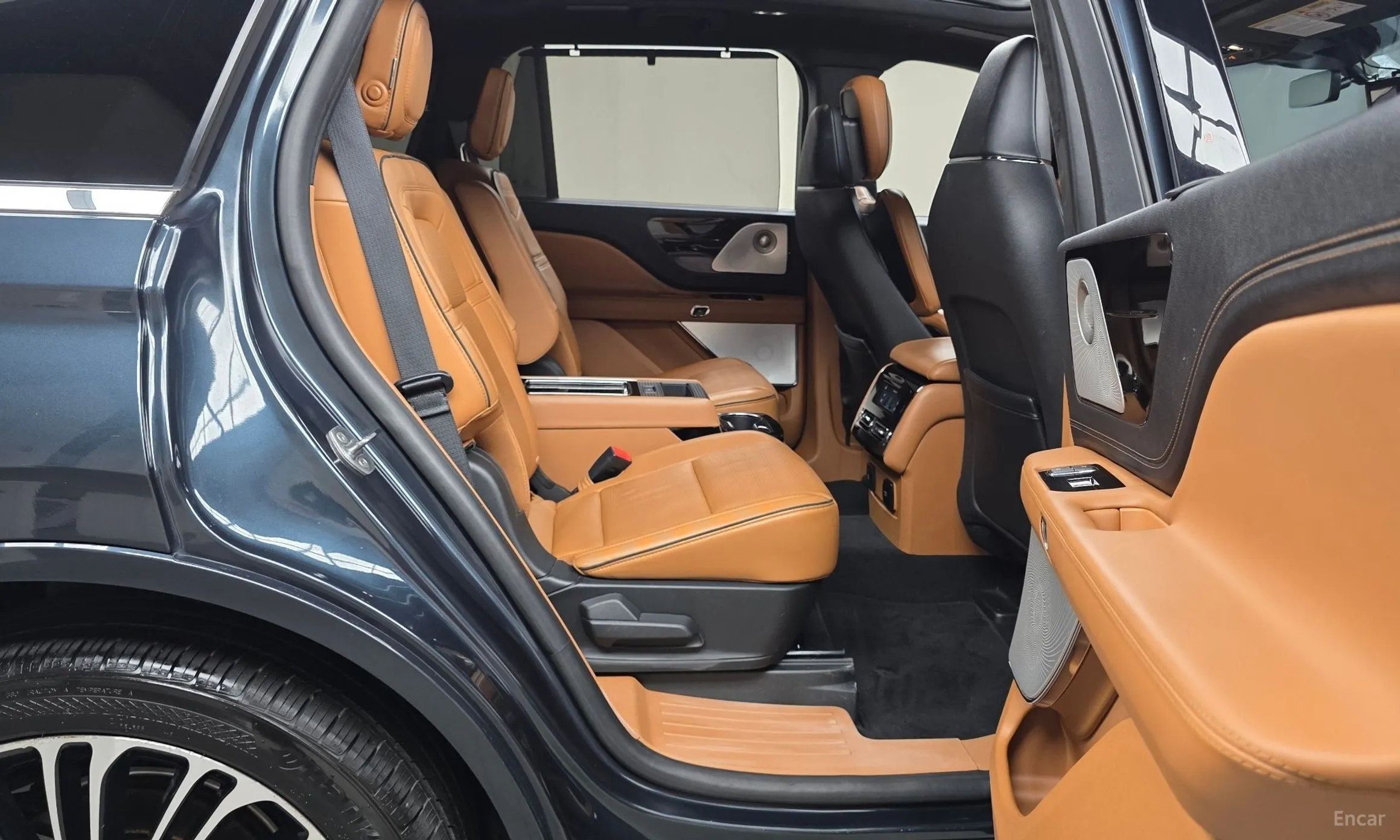 Lincoln Aviator 2nd Generation превью 12