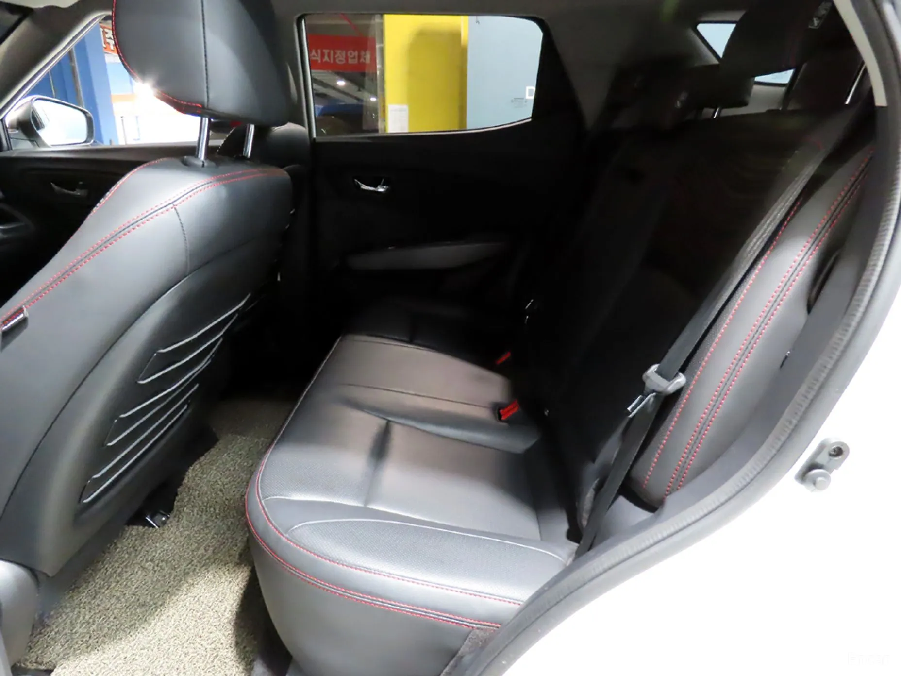 KG Mobility (SsangYong) Tivoli Air превью 12