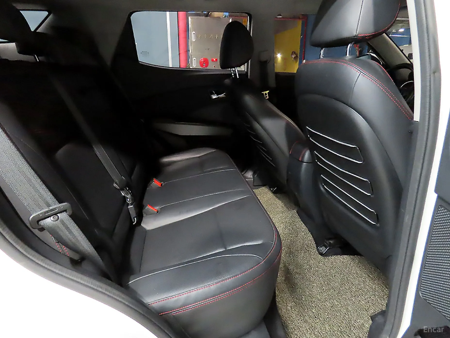 KG Mobility (SsangYong) Tivoli Air превью 13