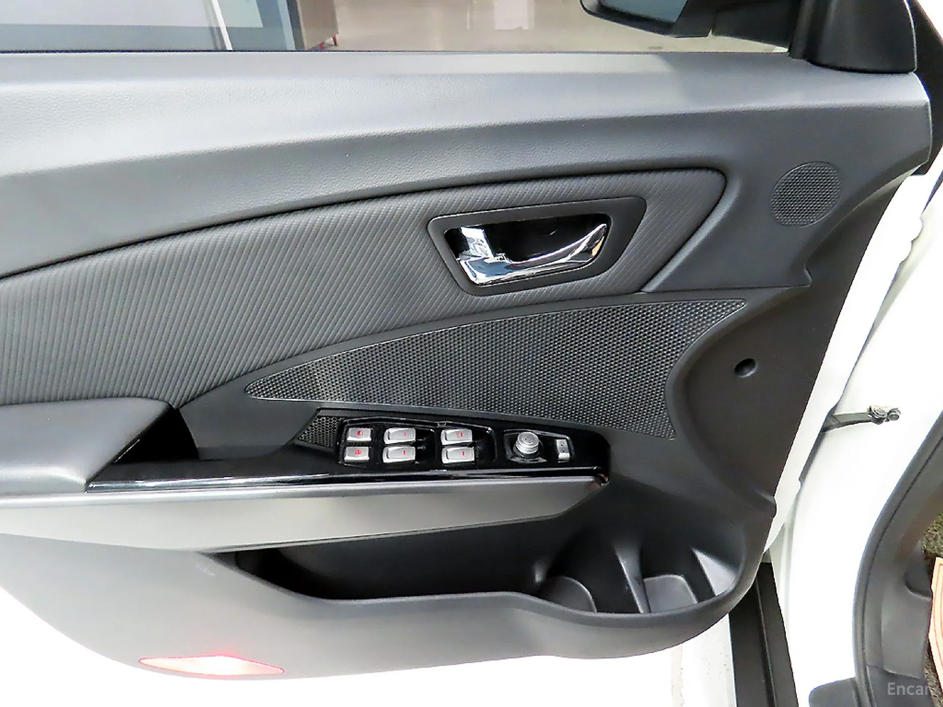 KG Mobility (SsangYong) Tivoli Air превью 14