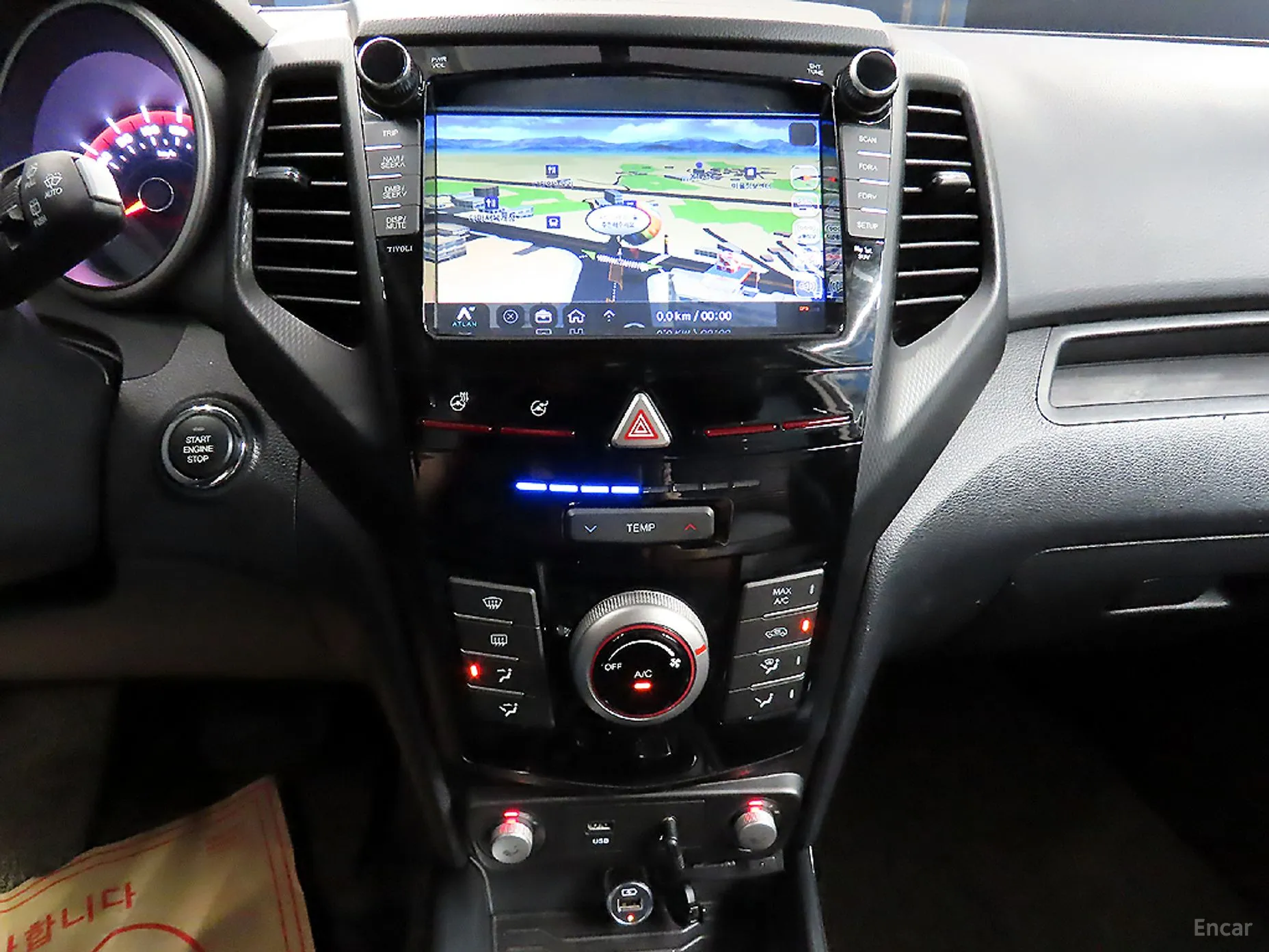 KG Mobility (SsangYong) Tivoli Air превью 17