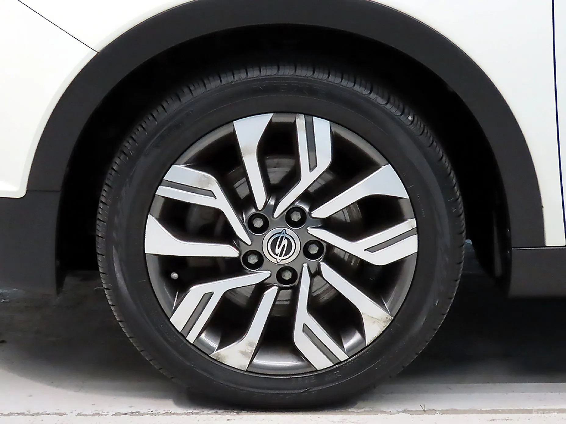 KG Mobility (SsangYong) Tivoli Air превью 5