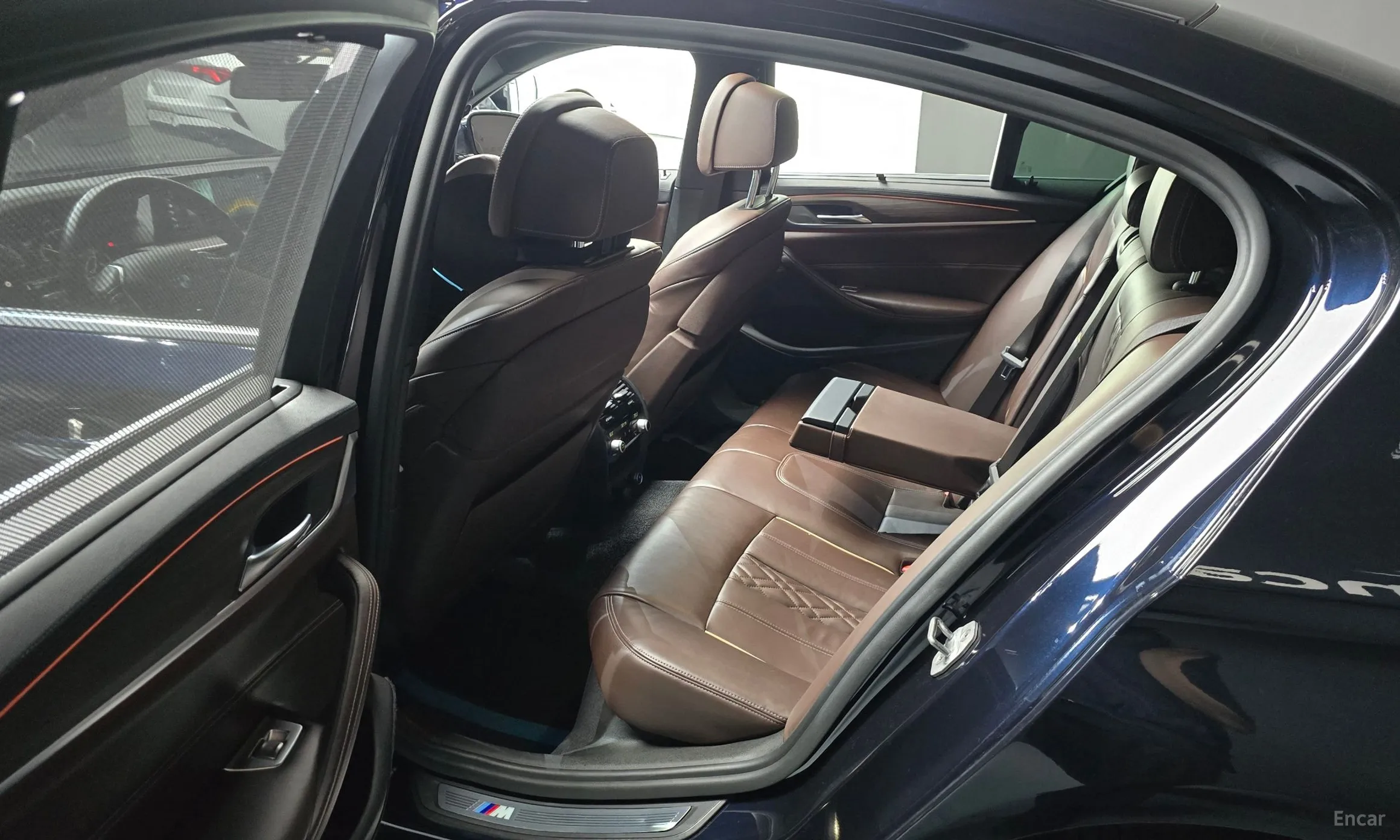 BMW 5 Series (G30) превью 11